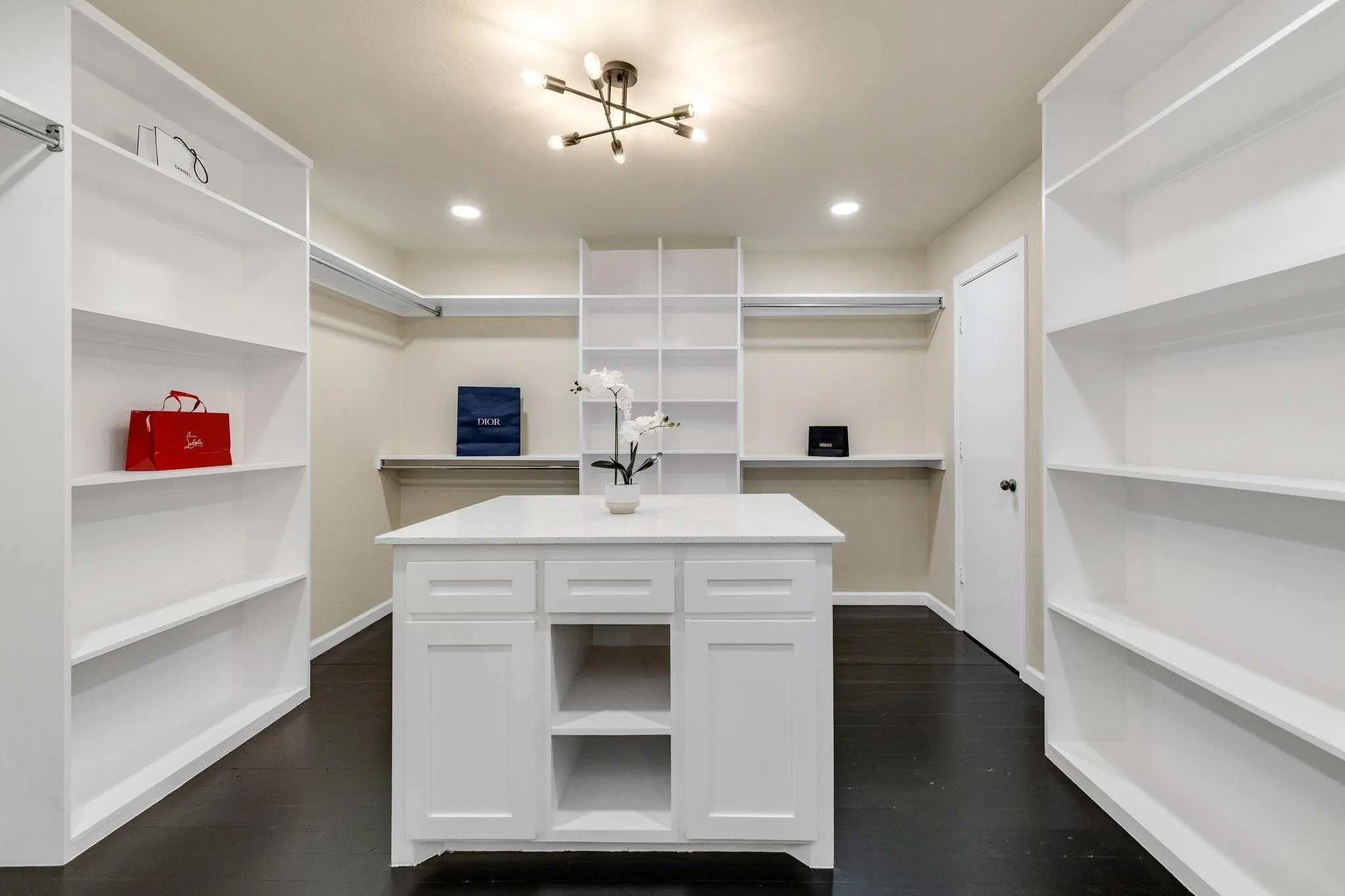 Single Family Residence For Rent in Collin County , 4212 Joshua Lane, Dallas, Texas 75287, 4 Bedroom, 3 Bathroom, 2 Garage spaces, 2,551 Sqft, built in 1981, mls#21391399, Real Estate Agent in Dallas, Homes For Rent in Collin county, Homes For Rent in Dallas, Realtor in Dallas Texas, Real Estate Brokerage Independent Realty Texas, Luminita Cordes Realtor