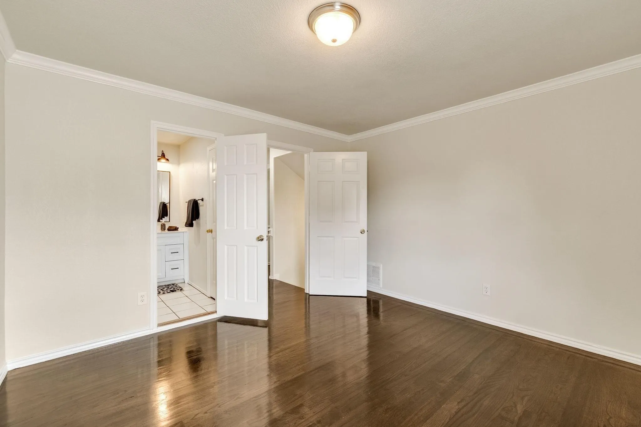 Single Family Residence For Rent in Collin County , 4212 Joshua Lane, Dallas, Texas 75287, 4 Bedroom, 3 Bathroom, 2 Garage spaces, 2,551 Sqft, built in 1981, mls#21391399, Real Estate Agent in Dallas, Homes For Rent in Collin county, Homes For Rent in Dallas, Realtor in Dallas Texas, Real Estate Brokerage Independent Realty Texas, Luminita Cordes Realtor