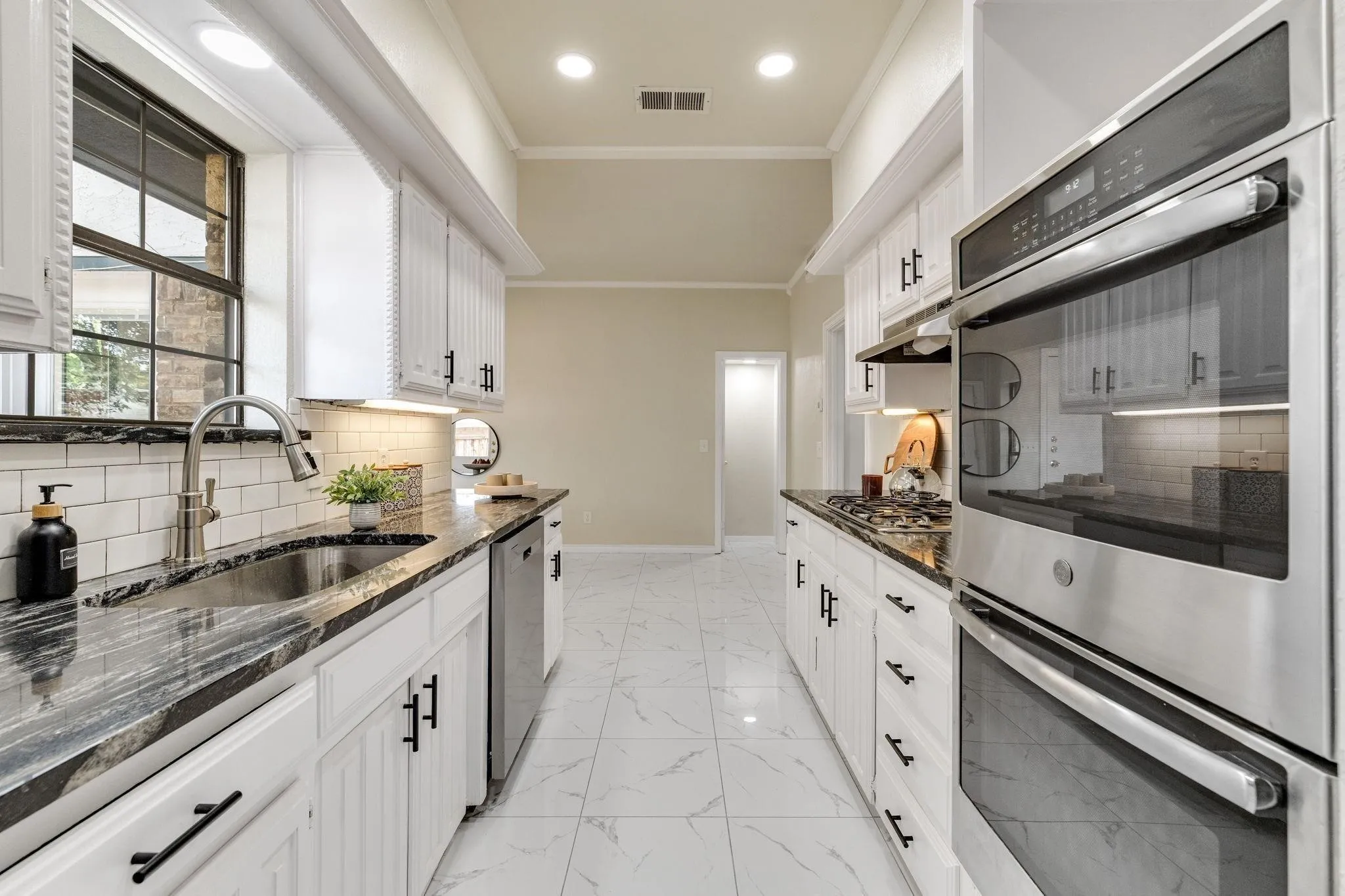Single Family Residence For Rent in Collin County , 4212 Joshua Lane, Dallas, Texas 75287, 4 Bedroom, 3 Bathroom, 2 Garage spaces, 2,551 Sqft, built in 1981, mls#21391399, Real Estate Agent in Dallas, Homes For Rent in Collin county, Homes For Rent in Dallas, Realtor in Dallas Texas, Real Estate Brokerage Independent Realty Texas, Luminita Cordes Realtor