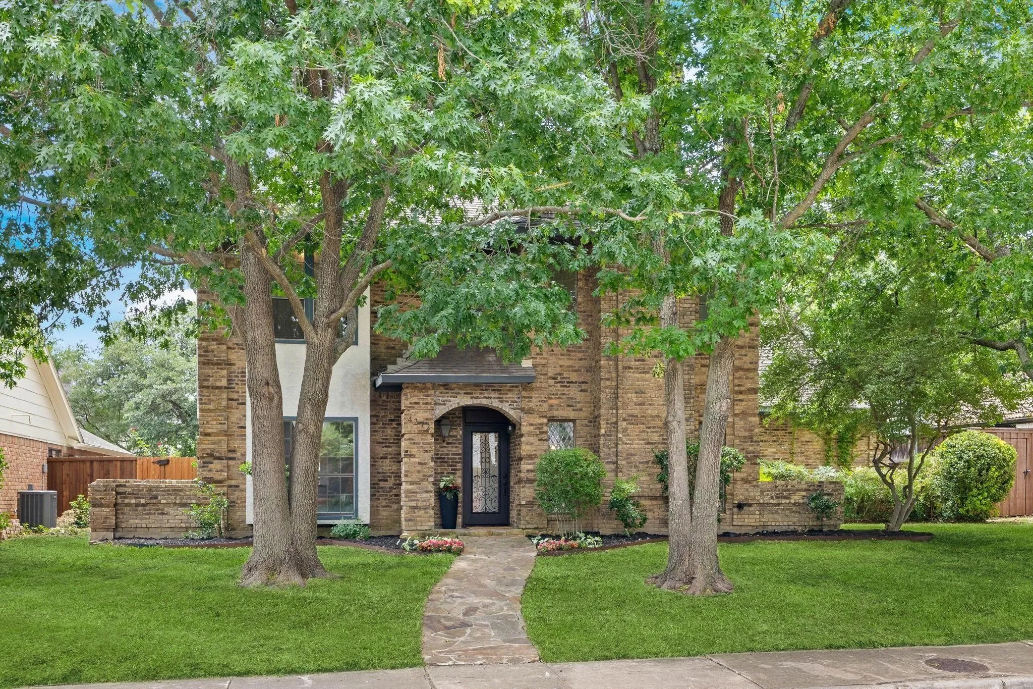 Single Family Residence For Rent in Collin County , 4212 Joshua Lane, Dallas, Texas 75287, 4 Bedroom, 3 Bathroom, 2 Garage spaces, 2,551 Sqft, built in 1981, mls#21391399, Real Estate Agent in Dallas, Homes For Rent in Collin county, Homes For Rent in Dallas, Realtor in Dallas Texas, Real Estate Brokerage Independent Realty Texas, Luminita Cordes Realtor
