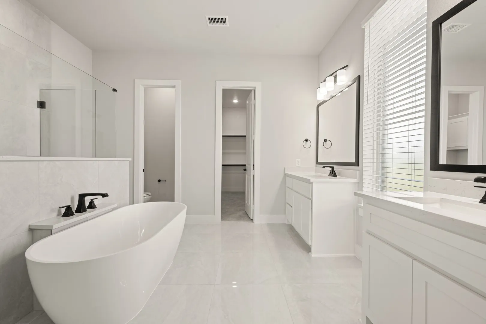 200 Cheyenne Mountain- Primary Suite-3