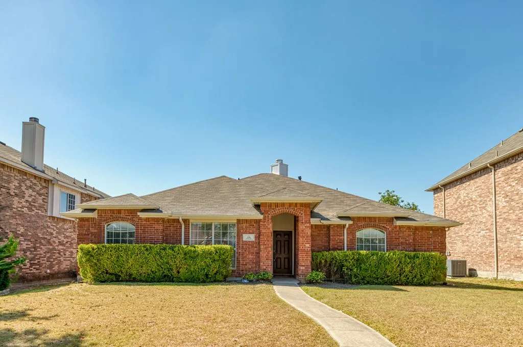 Single Family Residence For Rent