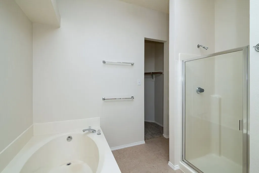 Single Family Residence For Rent in Rockwall County , 119 Wembley Way, Rockwall, Texas 75032, 3 Bedroom, 2 Bathroom, 2 Garage spaces, 2,064 Sqft, built in 1999, mls#21391734, Real Estate Agent in Rockwall, Homes For Rent in Rockwall county, Homes For Rent in Rockwall, Realtor in Rockwall Texas, Real Estate Brokerage Independent Realty Texas, Luminita Cordes Realtor