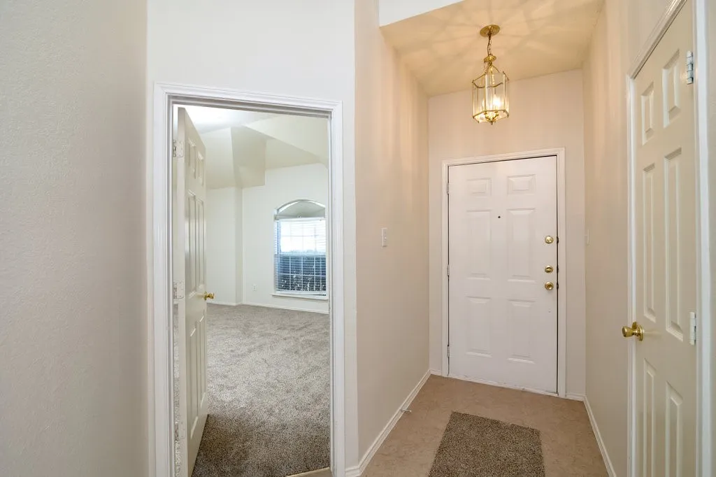 Single Family Residence For Rent in Rockwall County , 119 Wembley Way, Rockwall, Texas 75032, 3 Bedroom, 2 Bathroom, 2 Garage spaces, 2,064 Sqft, built in 1999, mls#21391734, Real Estate Agent in Rockwall, Homes For Rent in Rockwall county, Homes For Rent in Rockwall, Realtor in Rockwall Texas, Real Estate Brokerage Independent Realty Texas, Luminita Cordes Realtor