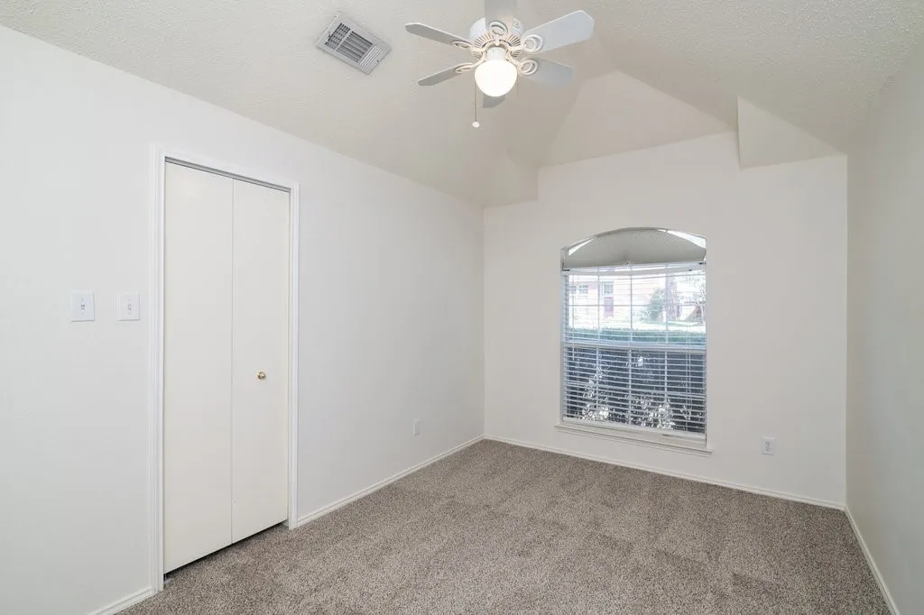 Single Family Residence For Rent in Rockwall County , 119 Wembley Way, Rockwall, Texas 75032, 3 Bedroom, 2 Bathroom, 2 Garage spaces, 2,064 Sqft, built in 1999, mls#21391734, Real Estate Agent in Rockwall, Homes For Rent in Rockwall county, Homes For Rent in Rockwall, Realtor in Rockwall Texas, Real Estate Brokerage Independent Realty Texas, Luminita Cordes Realtor