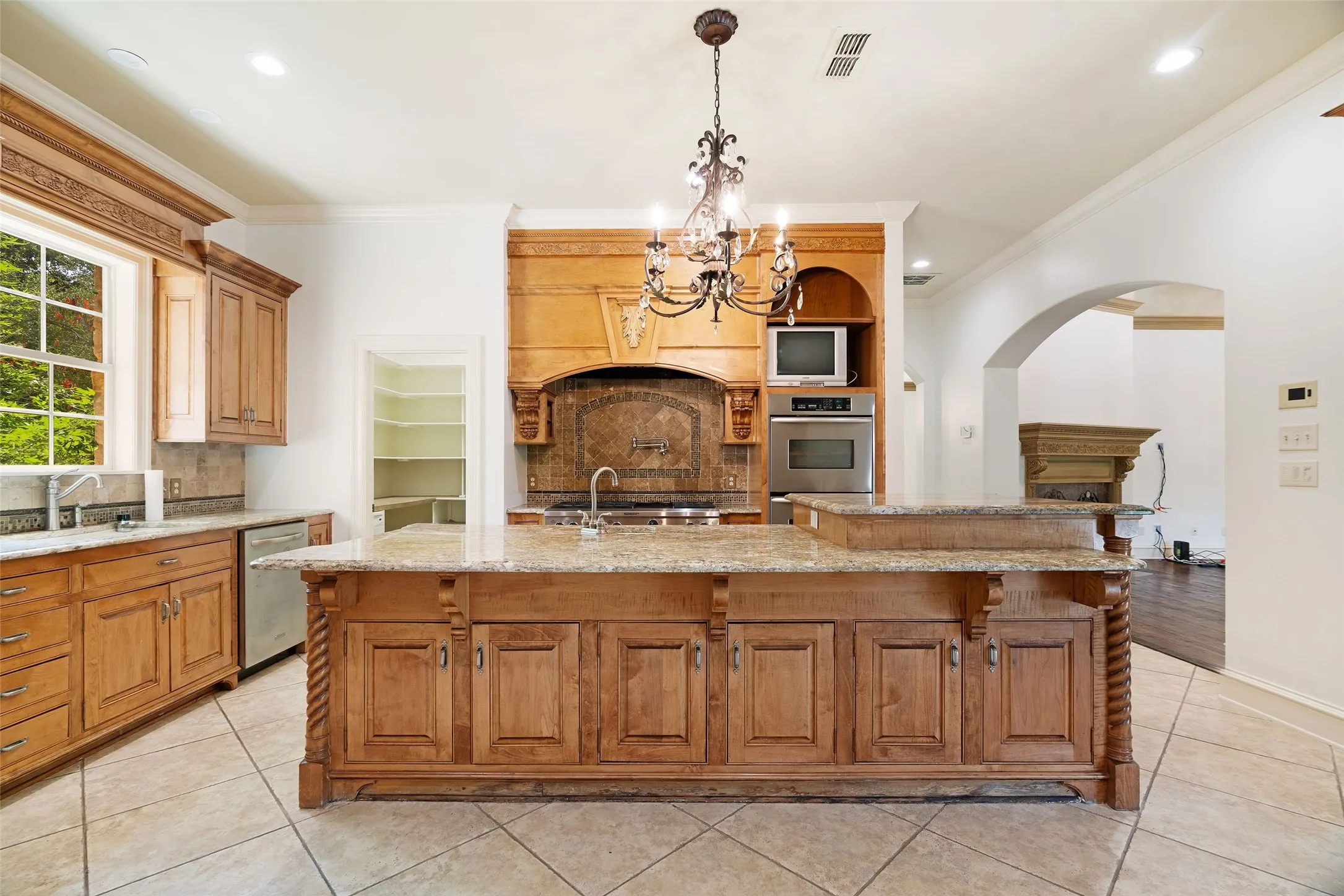 Single Family Residence For Sale in Smith County , 4045 Stonegate Boulevard, Tyler, Texas 75703, 5 Bedroom, 5 Bathroom, 3 Garage spaces, 5,593 Sqft, built in 2004, mls#21389412, Real Estate Agent in Tyler, Homes For Sale in Smith county, Homes For Sale in Tyler, Realtor in Tyler Texas, Real Estate Brokerage Independent Realty Texas, Luminita Cordes Realtor