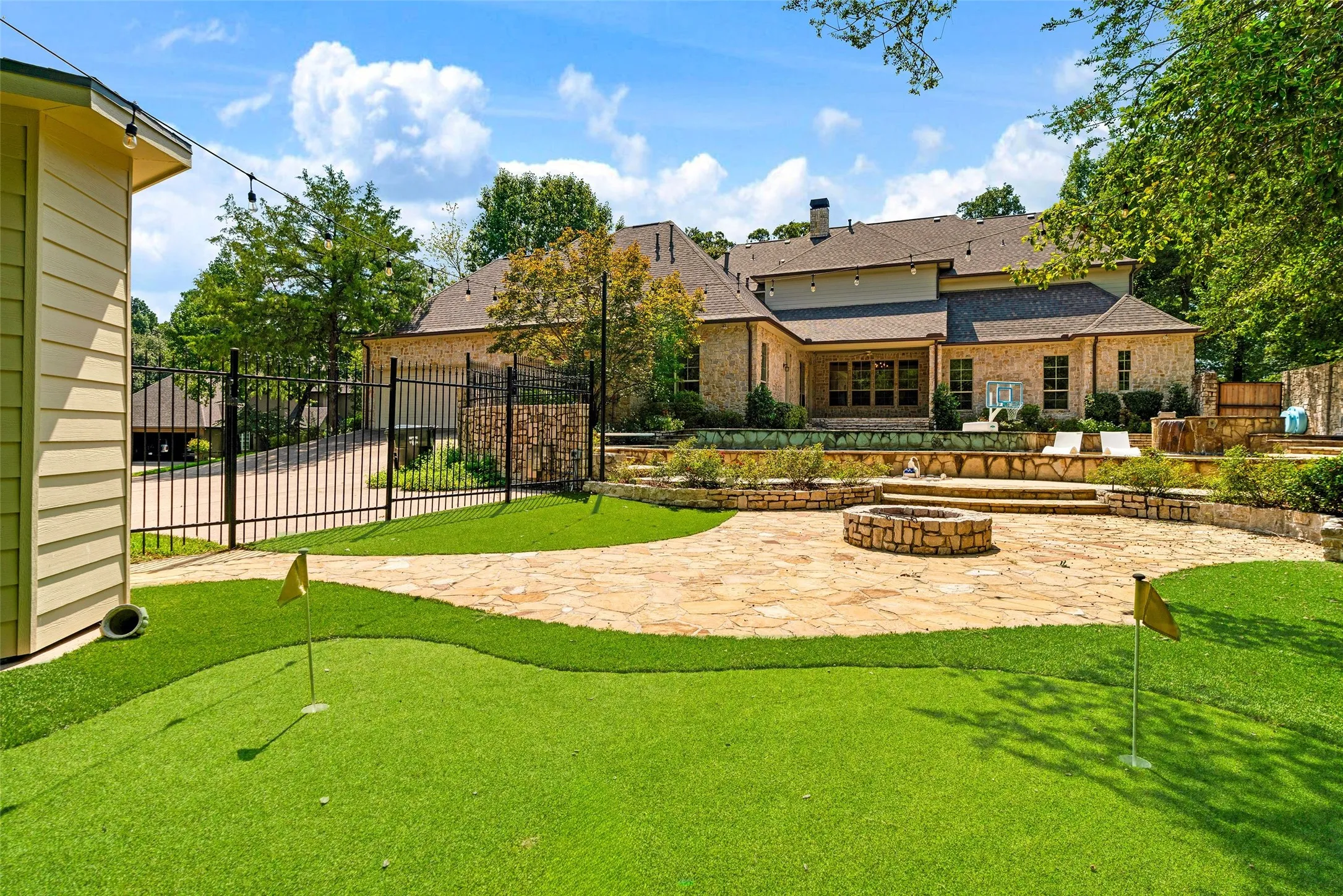 Single Family Residence For Sale in Smith County , 4045 Stonegate Boulevard, Tyler, Texas 75703, 5 Bedroom, 5 Bathroom, 3 Garage spaces, 5,593 Sqft, built in 2004, mls#21389412, Real Estate Agent in Tyler, Homes For Sale in Smith county, Homes For Sale in Tyler, Realtor in Tyler Texas, Real Estate Brokerage Independent Realty Texas, Luminita Cordes Realtor