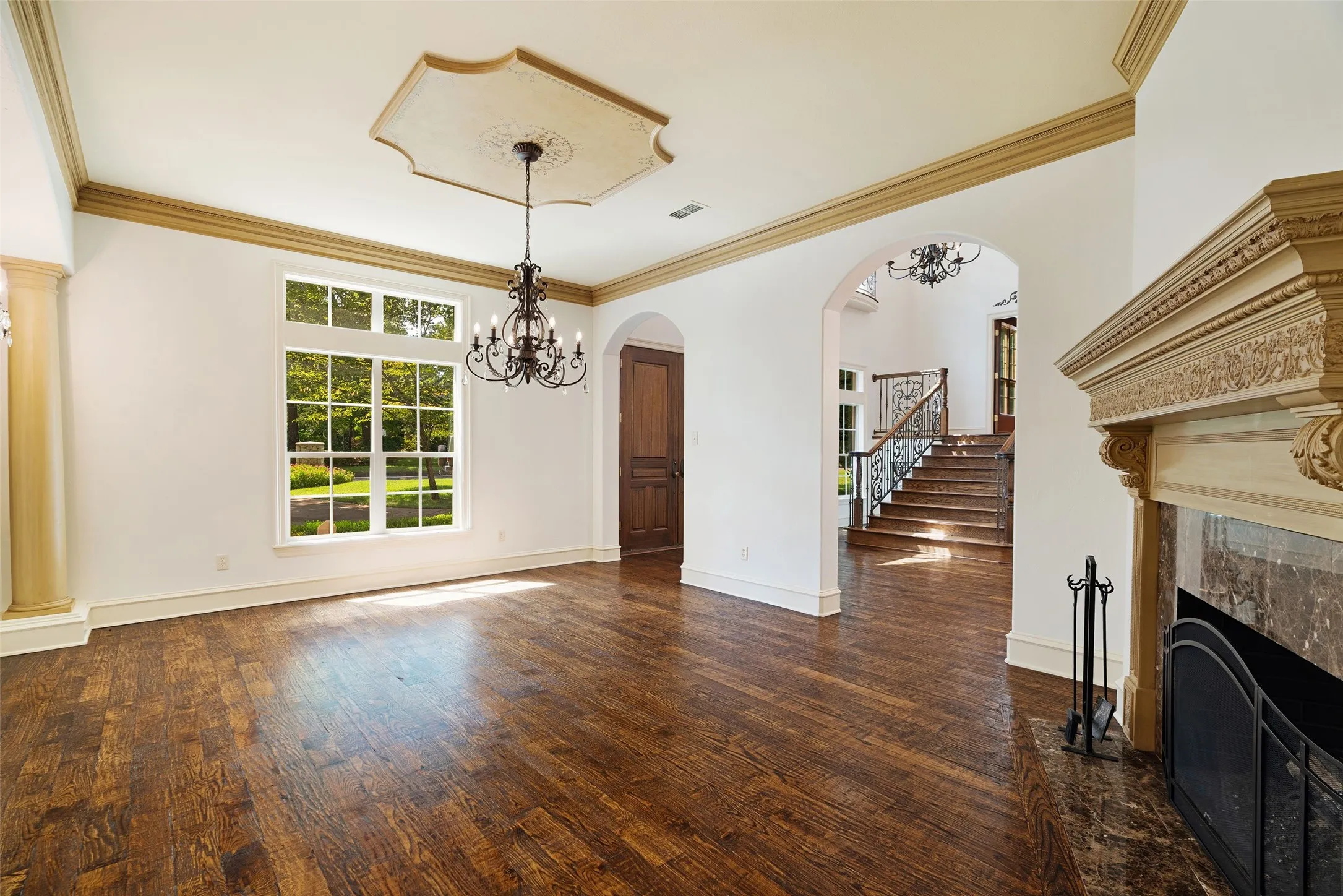 Single Family Residence For Sale in Smith County , 4045 Stonegate Boulevard, Tyler, Texas 75703, 5 Bedroom, 5 Bathroom, 3 Garage spaces, 5,593 Sqft, built in 2004, mls#21389412, Real Estate Agent in Tyler, Homes For Sale in Smith county, Homes For Sale in Tyler, Realtor in Tyler Texas, Real Estate Brokerage Independent Realty Texas, Luminita Cordes Realtor