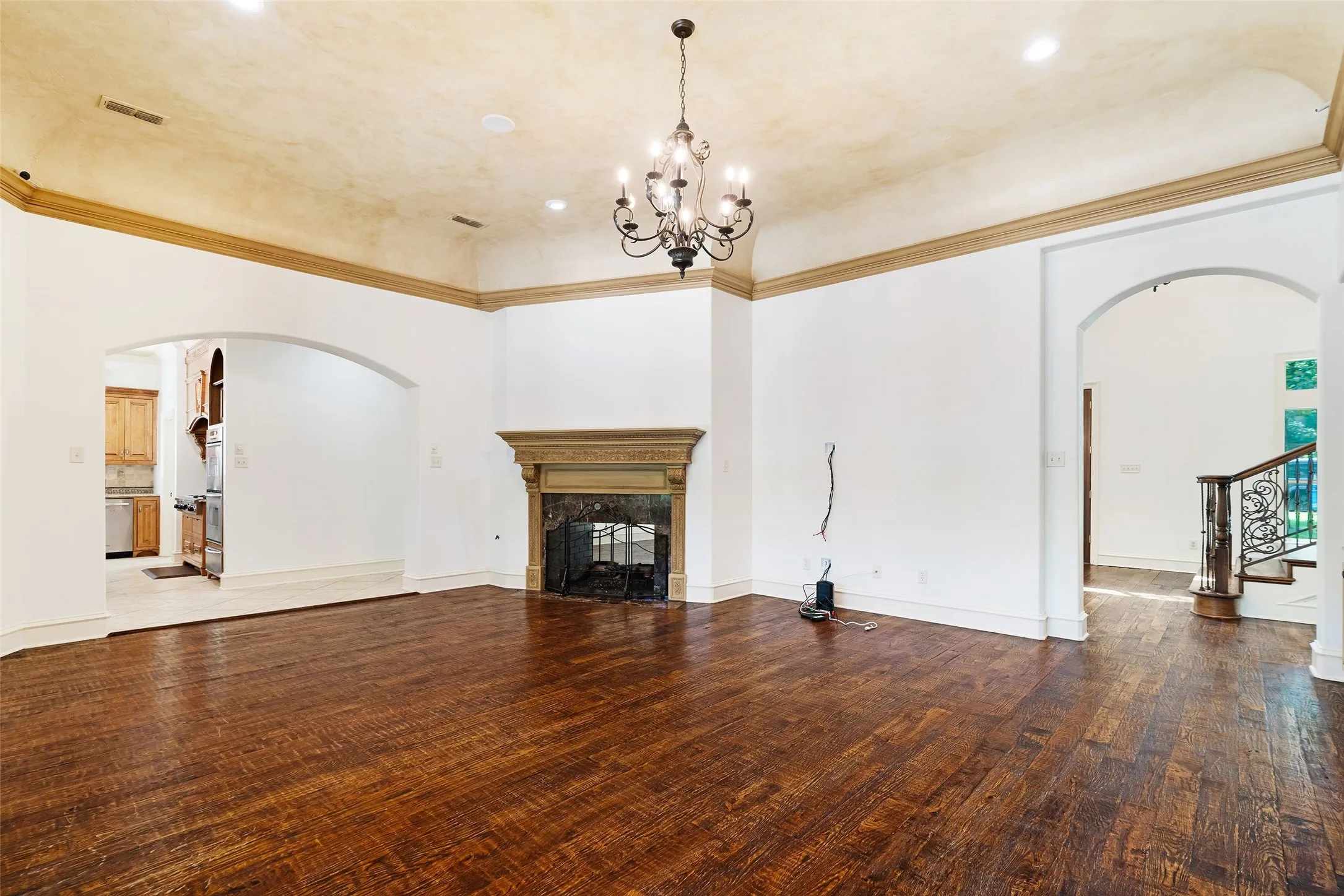 Single Family Residence For Sale in Smith County , 4045 Stonegate Boulevard, Tyler, Texas 75703, 5 Bedroom, 5 Bathroom, 3 Garage spaces, 5,593 Sqft, built in 2004, mls#21389412, Real Estate Agent in Tyler, Homes For Sale in Smith county, Homes For Sale in Tyler, Realtor in Tyler Texas, Real Estate Brokerage Independent Realty Texas, Luminita Cordes Realtor