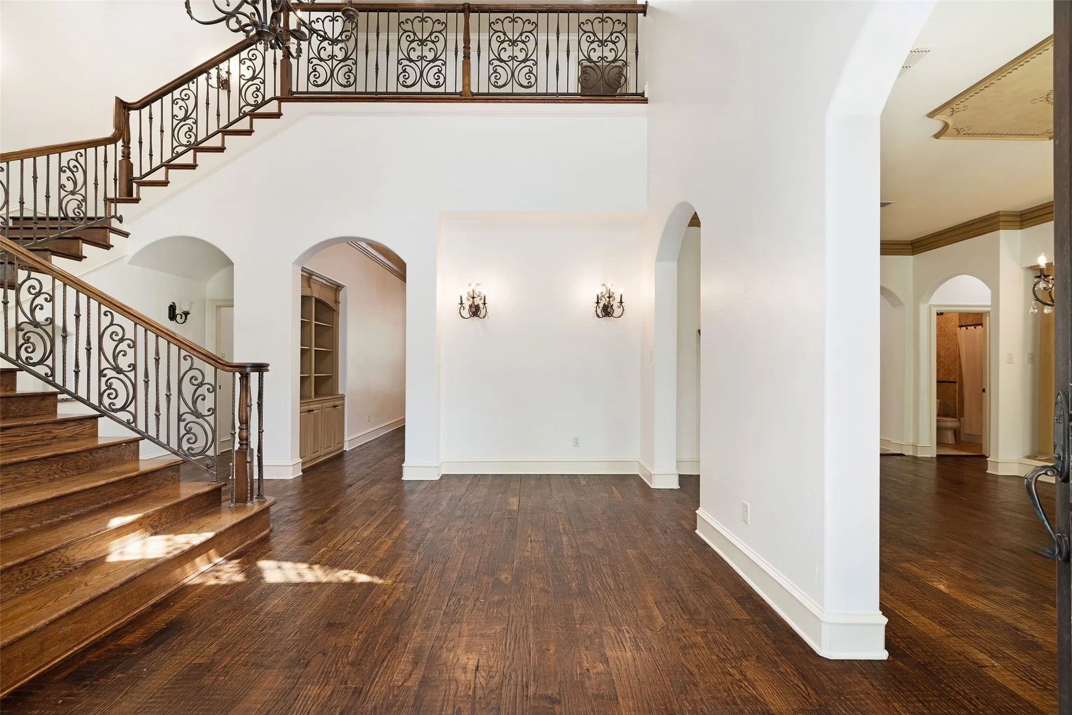 Single Family Residence For Sale in Smith County , 4045 Stonegate Boulevard, Tyler, Texas 75703, 5 Bedroom, 5 Bathroom, 3 Garage spaces, 5,593 Sqft, built in 2004, mls#21389412, Real Estate Agent in Tyler, Homes For Sale in Smith county, Homes For Sale in Tyler, Realtor in Tyler Texas, Real Estate Brokerage Independent Realty Texas, Luminita Cordes Realtor