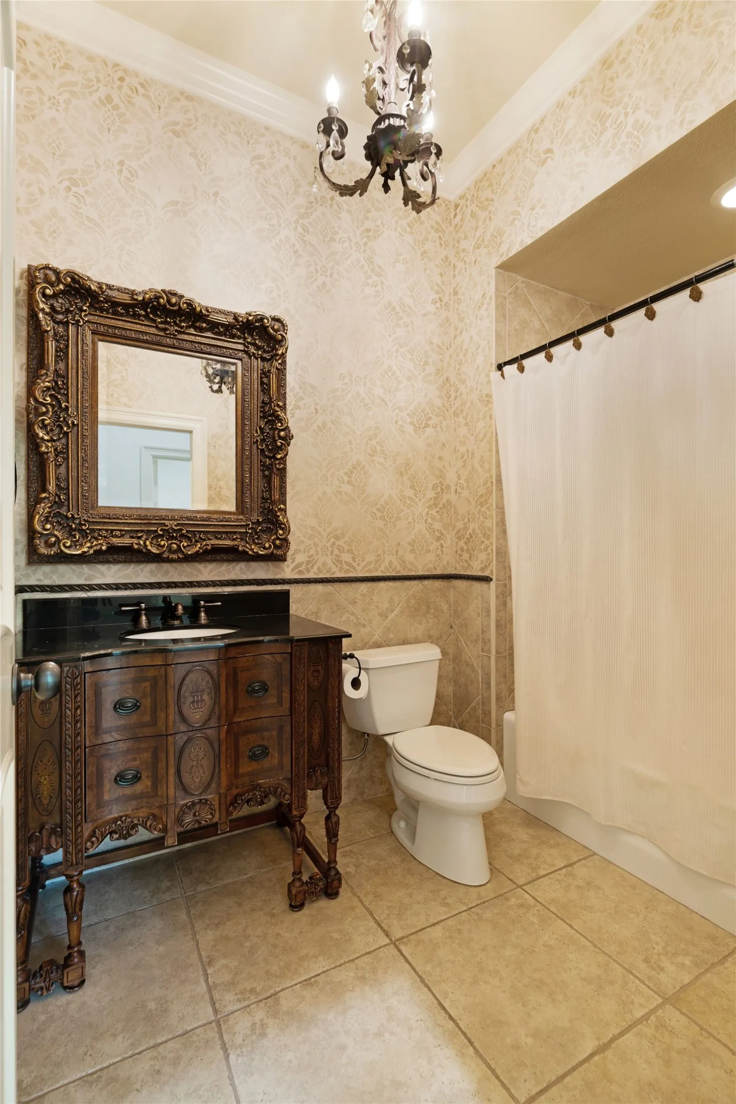 Single Family Residence For Sale in Smith County , 4045 Stonegate Boulevard, Tyler, Texas 75703, 5 Bedroom, 5 Bathroom, 3 Garage spaces, 5,593 Sqft, built in 2004, mls#21389412, Real Estate Agent in Tyler, Homes For Sale in Smith county, Homes For Sale in Tyler, Realtor in Tyler Texas, Real Estate Brokerage Independent Realty Texas, Luminita Cordes Realtor