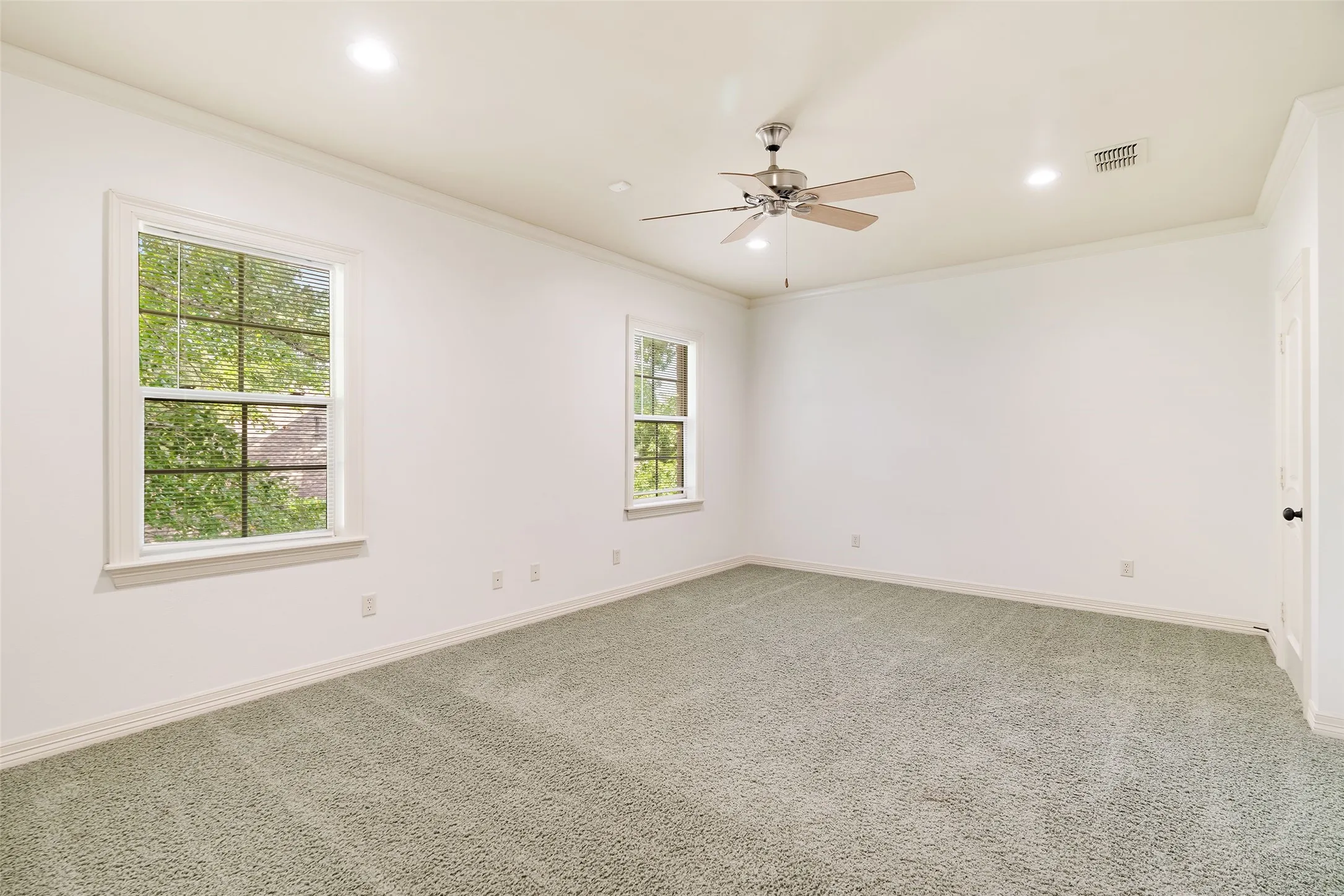 Single Family Residence For Sale in Smith County , 4045 Stonegate Boulevard, Tyler, Texas 75703, 5 Bedroom, 5 Bathroom, 3 Garage spaces, 5,593 Sqft, built in 2004, mls#21389412, Real Estate Agent in Tyler, Homes For Sale in Smith county, Homes For Sale in Tyler, Realtor in Tyler Texas, Real Estate Brokerage Independent Realty Texas, Luminita Cordes Realtor