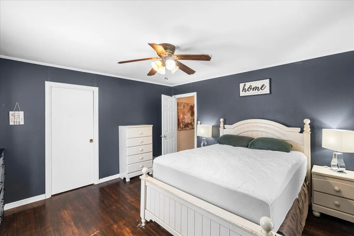 Single Family Residence For Sale in Navarro County , 1412 Arlington Drive, Corsicana, Texas 75110, 2 Bedroom, 1 Bathroom, Garage spaces, 1,246 Sqft, built in 1956, mls#21390805, Real Estate Agent in Corsicana, Homes For Sale in Navarro county, Homes For Sale in Corsicana, Realtor in Corsicana Texas, Real Estate Brokerage Independent Realty Texas, Luminita Cordes Realtor