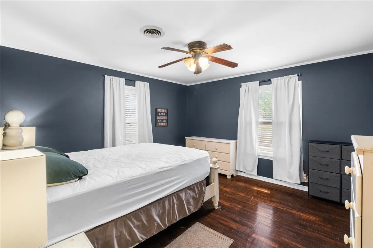 Single Family Residence For Sale in Navarro County , 1412 Arlington Drive, Corsicana, Texas 75110, 2 Bedroom, 1 Bathroom, Garage spaces, 1,246 Sqft, built in 1956, mls#21390805, Real Estate Agent in Corsicana, Homes For Sale in Navarro county, Homes For Sale in Corsicana, Realtor in Corsicana Texas, Real Estate Brokerage Independent Realty Texas, Luminita Cordes Realtor
