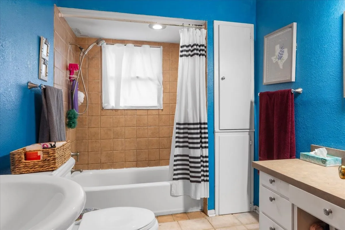 Single Family Residence For Sale in Navarro County , 1412 Arlington Drive, Corsicana, Texas 75110, 2 Bedroom, 1 Bathroom, Garage spaces, 1,246 Sqft, built in 1956, mls#21390805, Real Estate Agent in Corsicana, Homes For Sale in Navarro county, Homes For Sale in Corsicana, Realtor in Corsicana Texas, Real Estate Brokerage Independent Realty Texas, Luminita Cordes Realtor