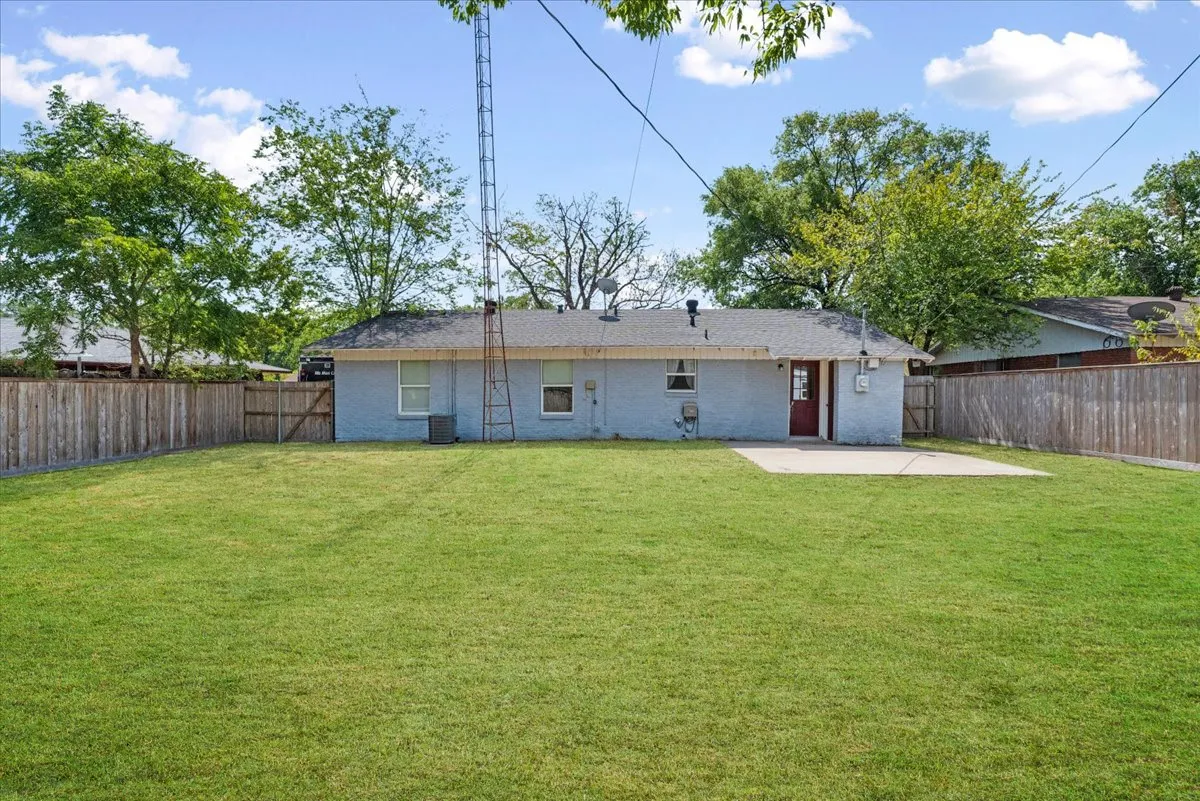 Single Family Residence For Sale in Navarro County , 1412 Arlington Drive, Corsicana, Texas 75110, 2 Bedroom, 1 Bathroom, Garage spaces, 1,246 Sqft, built in 1956, mls#21390805, Real Estate Agent in Corsicana, Homes For Sale in Navarro county, Homes For Sale in Corsicana, Realtor in Corsicana Texas, Real Estate Brokerage Independent Realty Texas, Luminita Cordes Realtor