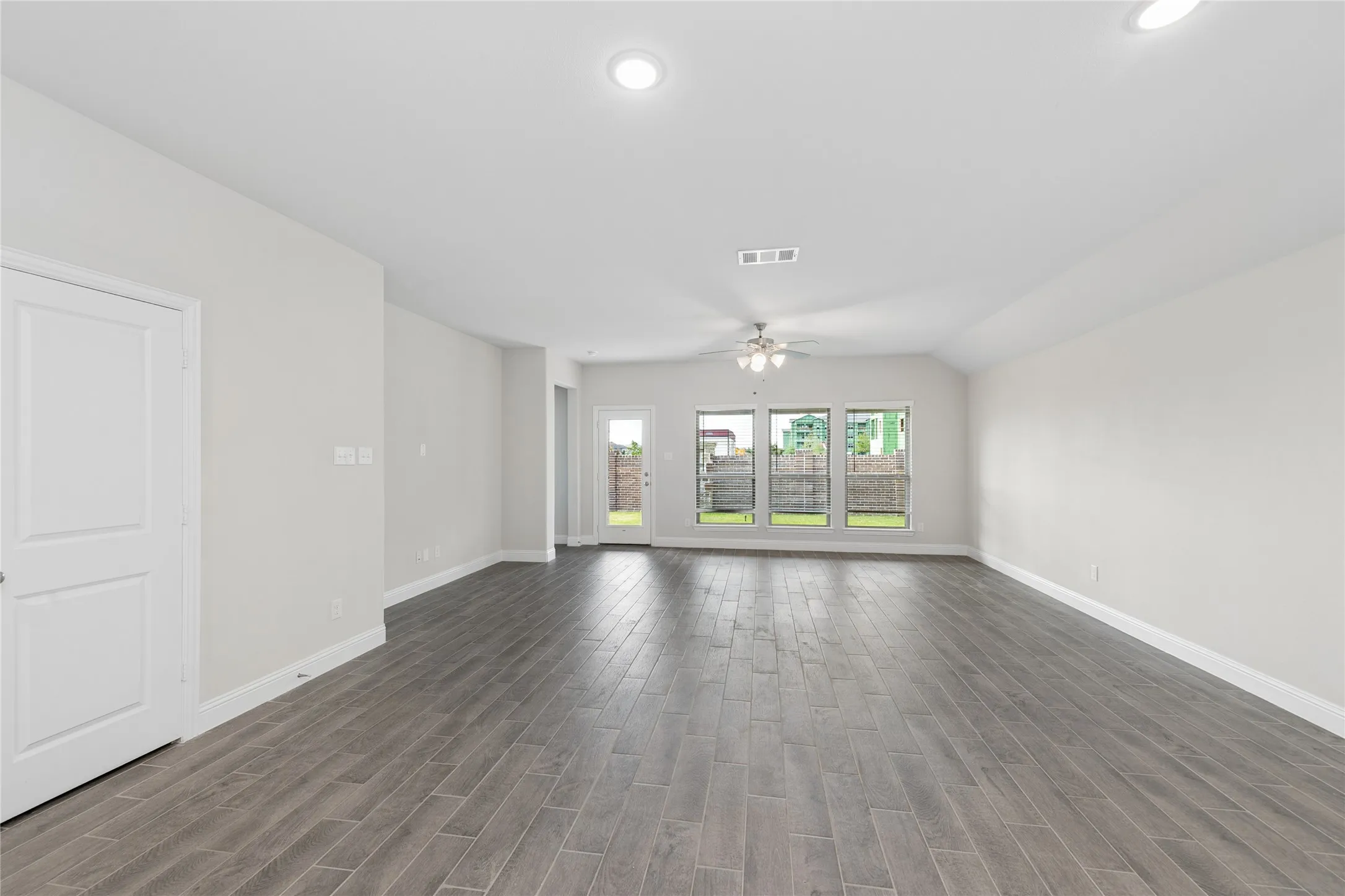 Single Family Residence For Rent in Collin County , 613 Cattle Chute Court, Celina, Texas 75009, 4 Bedroom, 2 Bathroom, 2 Garage spaces, 2,178 Sqft, built in 2022, mls#21391749, Real Estate Agent in Celina, Homes For Rent in Collin county, Homes For Rent in Celina, Realtor in Celina Texas, Real Estate Brokerage Independent Realty Texas, Luminita Cordes Realtor