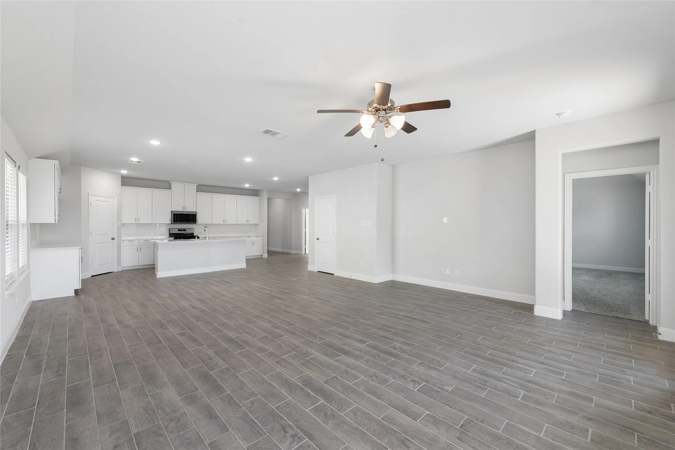 Single Family Residence For Rent in Collin County , 613 Cattle Chute Court, Celina, Texas 75009, 4 Bedroom, 2 Bathroom, 2 Garage spaces, 2,178 Sqft, built in 2022, mls#21391749, Real Estate Agent in Celina, Homes For Rent in Collin county, Homes For Rent in Celina, Realtor in Celina Texas, Real Estate Brokerage Independent Realty Texas, Luminita Cordes Realtor