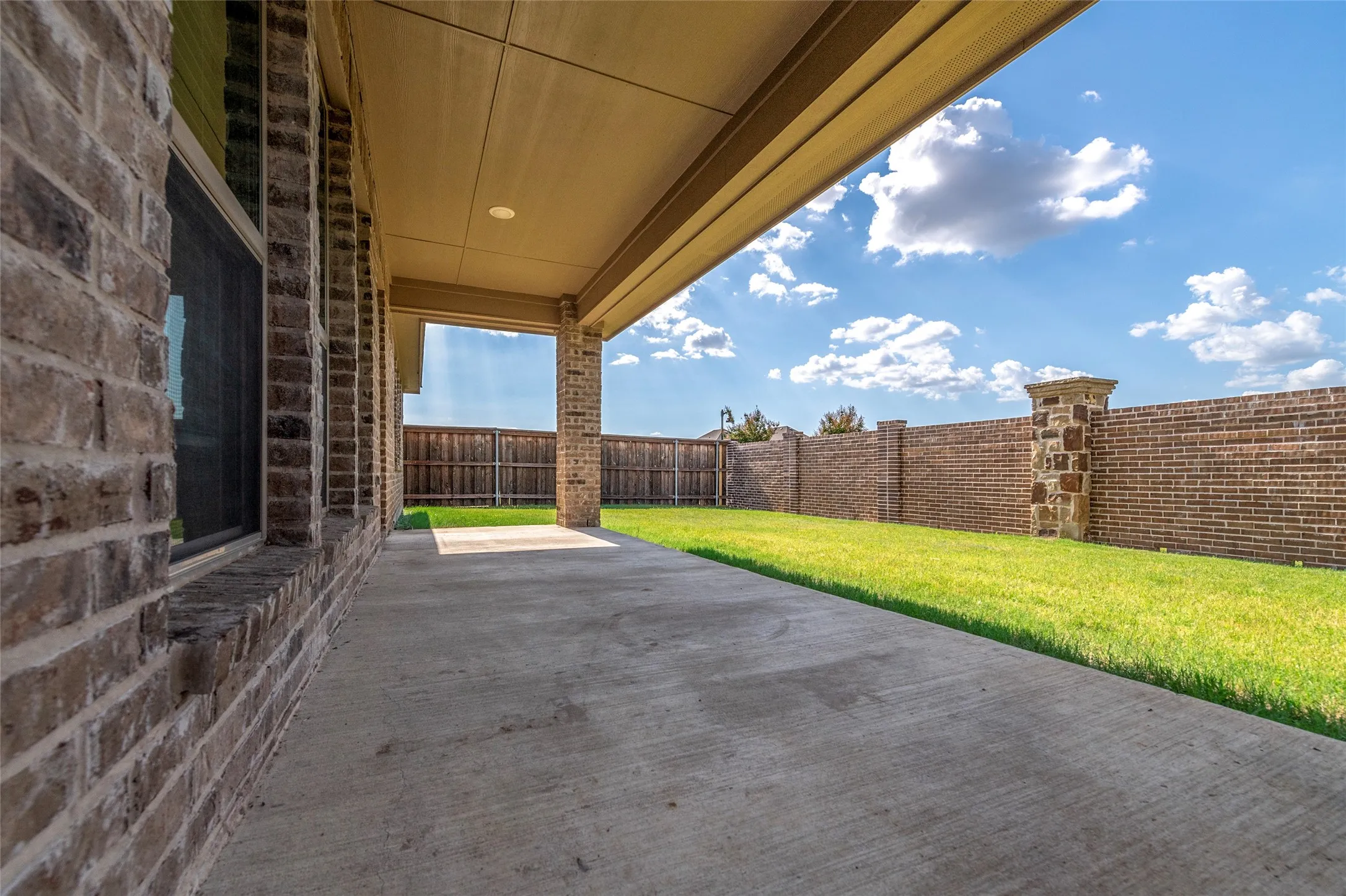 Single Family Residence For Rent in Collin County , 613 Cattle Chute Court, Celina, Texas 75009, 4 Bedroom, 2 Bathroom, 2 Garage spaces, 2,178 Sqft, built in 2022, mls#21391749, Real Estate Agent in Celina, Homes For Rent in Collin county, Homes For Rent in Celina, Realtor in Celina Texas, Real Estate Brokerage Independent Realty Texas, Luminita Cordes Realtor