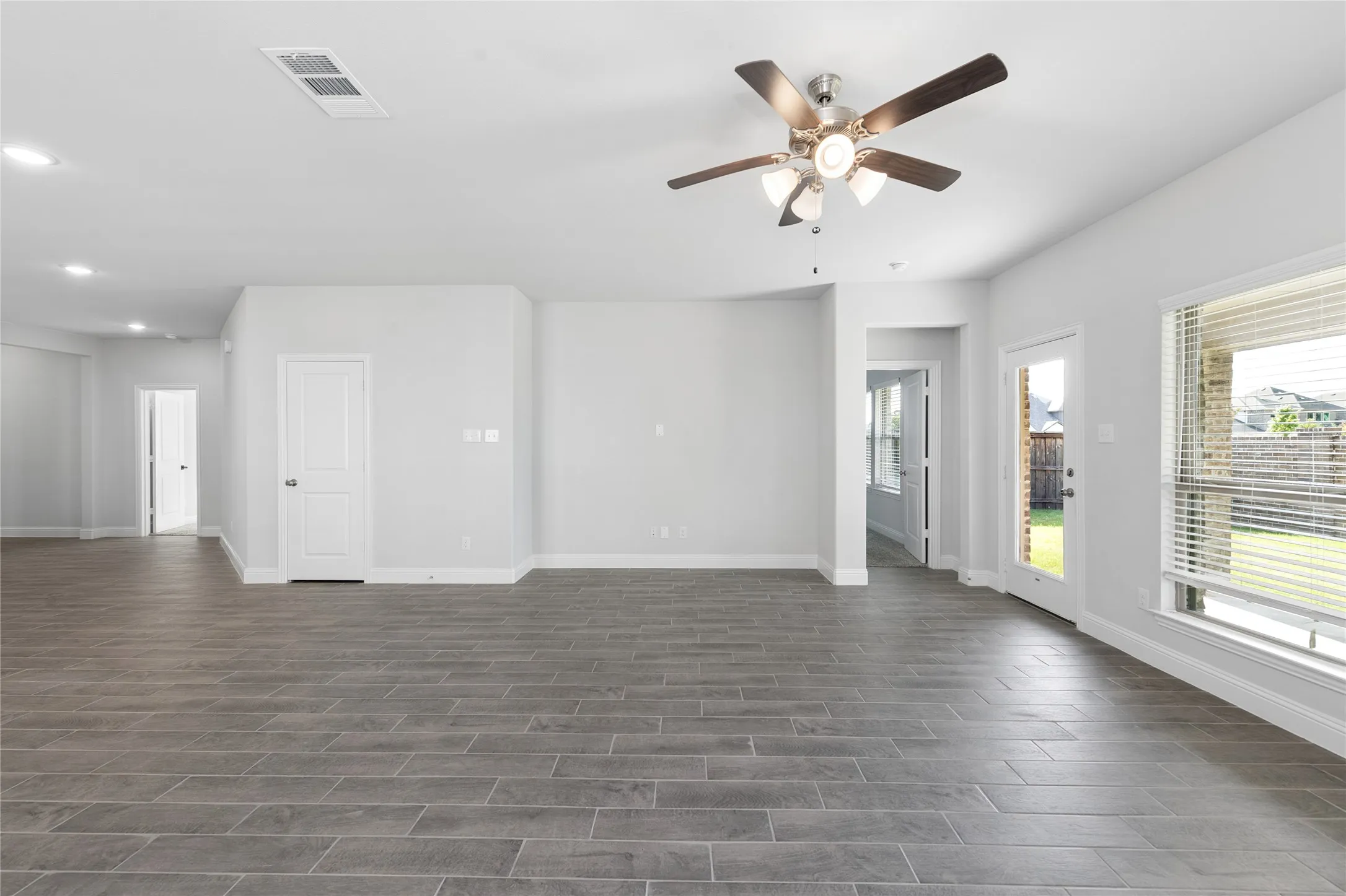 Single Family Residence For Rent in Collin County , 613 Cattle Chute Court, Celina, Texas 75009, 4 Bedroom, 2 Bathroom, 2 Garage spaces, 2,178 Sqft, built in 2022, mls#21391749, Real Estate Agent in Celina, Homes For Rent in Collin county, Homes For Rent in Celina, Realtor in Celina Texas, Real Estate Brokerage Independent Realty Texas, Luminita Cordes Realtor