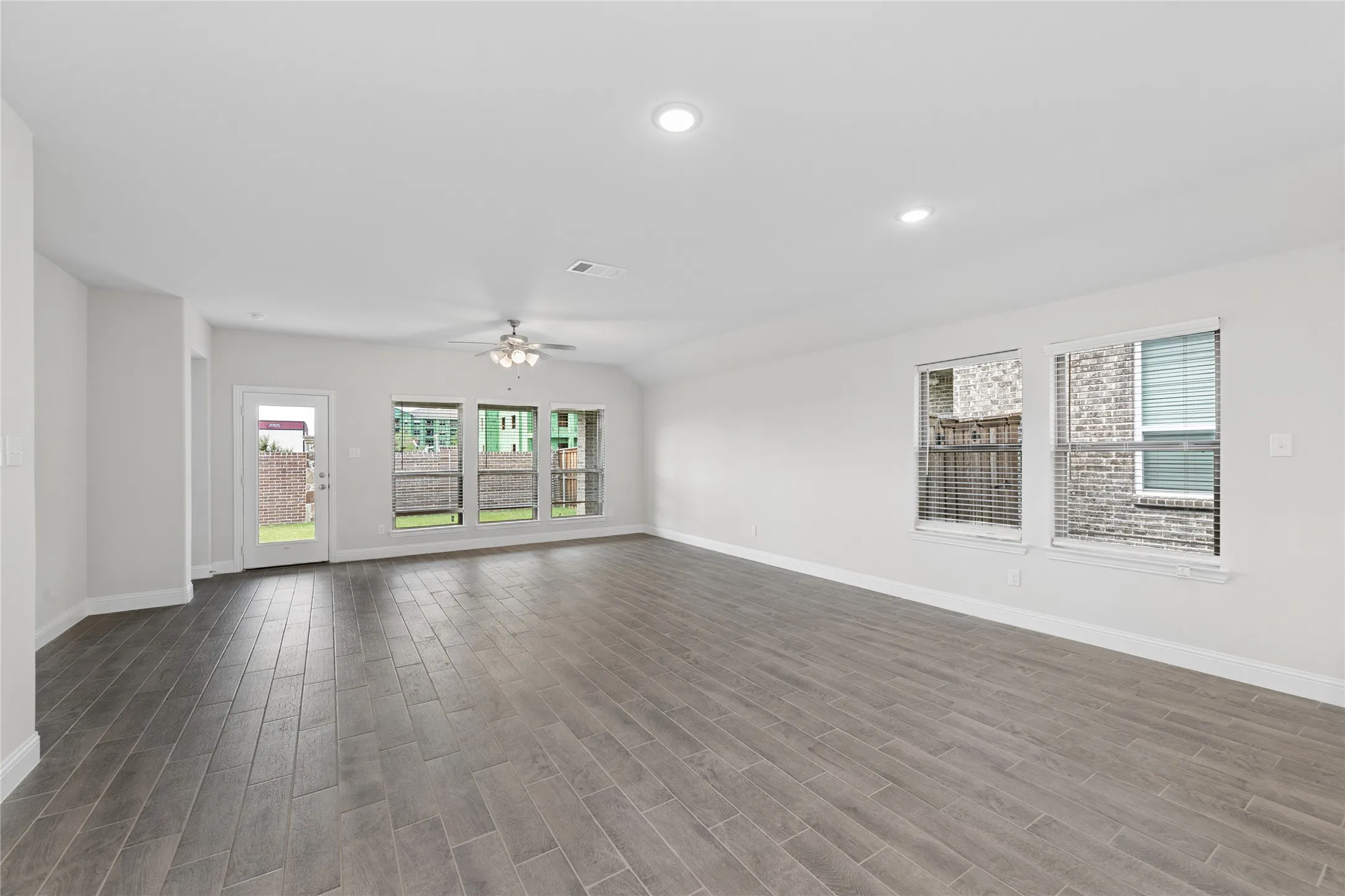Single Family Residence For Rent in Collin County , 613 Cattle Chute Court, Celina, Texas 75009, 4 Bedroom, 2 Bathroom, 2 Garage spaces, 2,178 Sqft, built in 2022, mls#21391749, Real Estate Agent in Celina, Homes For Rent in Collin county, Homes For Rent in Celina, Realtor in Celina Texas, Real Estate Brokerage Independent Realty Texas, Luminita Cordes Realtor