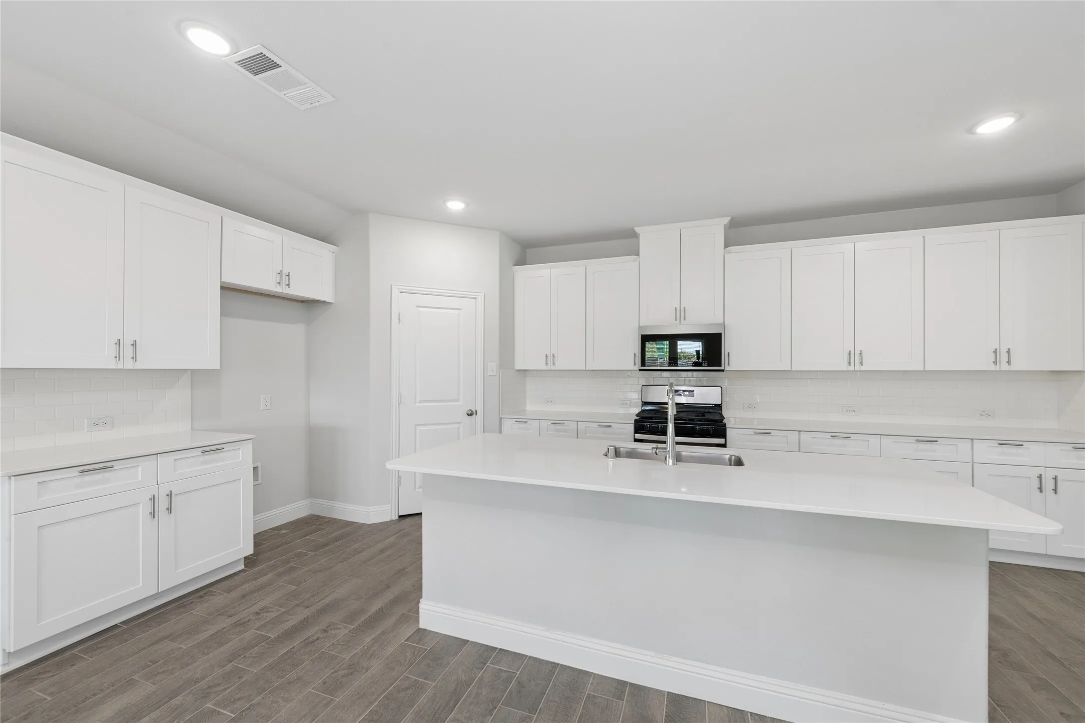 Single Family Residence For Rent in Collin County , 613 Cattle Chute Court, Celina, Texas 75009, 4 Bedroom, 2 Bathroom, 2 Garage spaces, 2,178 Sqft, built in 2022, mls#21391749, Real Estate Agent in Celina, Homes For Rent in Collin county, Homes For Rent in Celina, Realtor in Celina Texas, Real Estate Brokerage Independent Realty Texas, Luminita Cordes Realtor