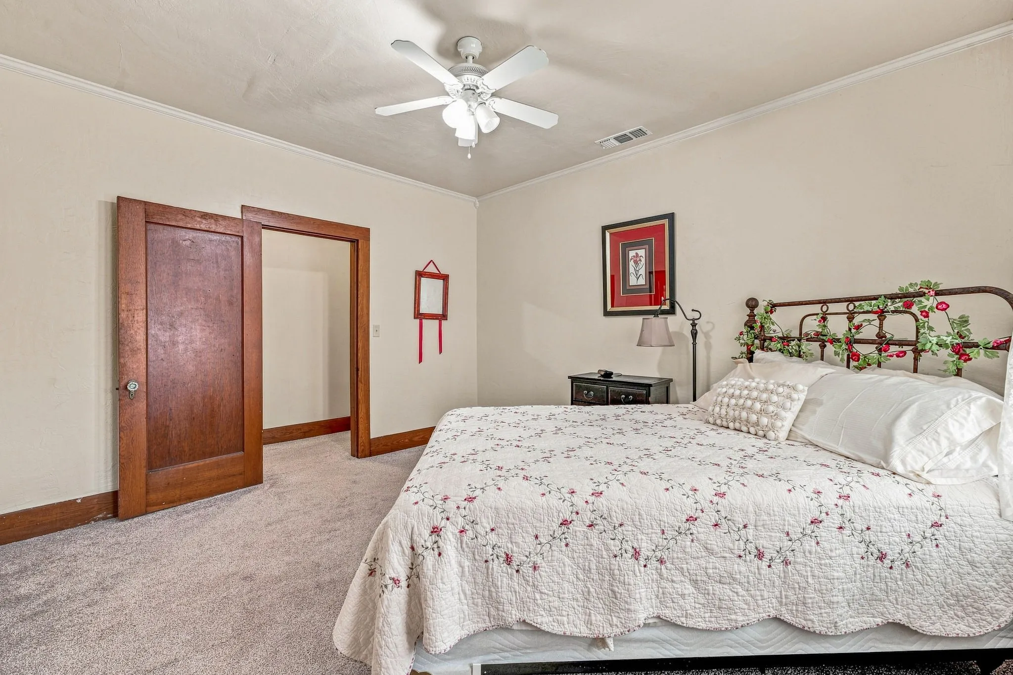 Single Family Residence For Sale in Comanche County , 125 S Bell Street, De Leon, Texas 76444, 3 Bedroom, 1 Bathroom, Garage spaces, 1,388 Sqft, built in 1930, mls#21391726, Real Estate Agent in De Leon, Homes For Sale in Comanche county, Homes For Sale in De Leon, Realtor in De Leon Texas, Real Estate Brokerage Independent Realty Texas, Luminita Cordes Realtor