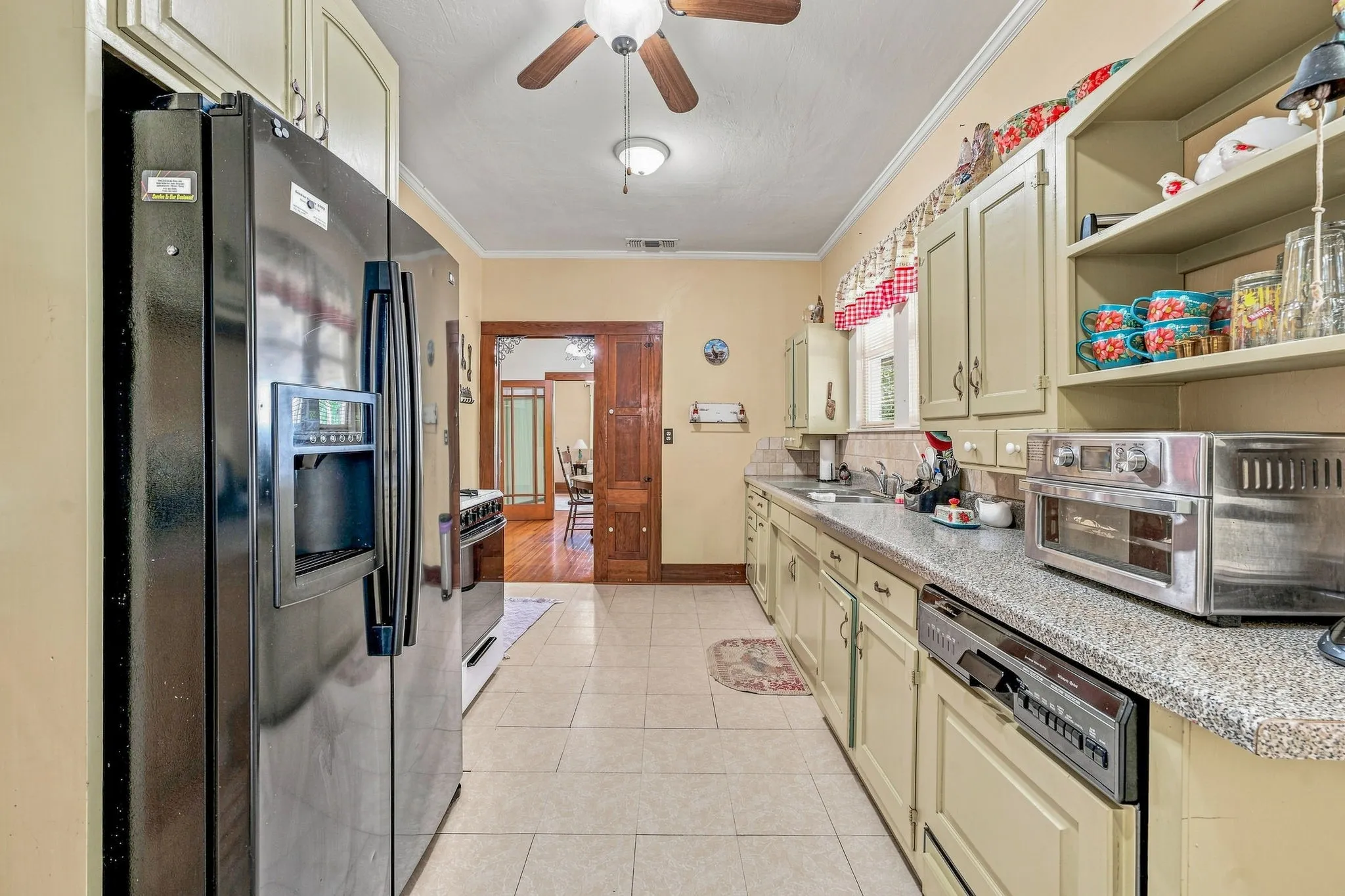 Single Family Residence For Sale in Comanche County , 125 S Bell Street, De Leon, Texas 76444, 3 Bedroom, 1 Bathroom, Garage spaces, 1,388 Sqft, built in 1930, mls#21391726, Real Estate Agent in De Leon, Homes For Sale in Comanche county, Homes For Sale in De Leon, Realtor in De Leon Texas, Real Estate Brokerage Independent Realty Texas, Luminita Cordes Realtor