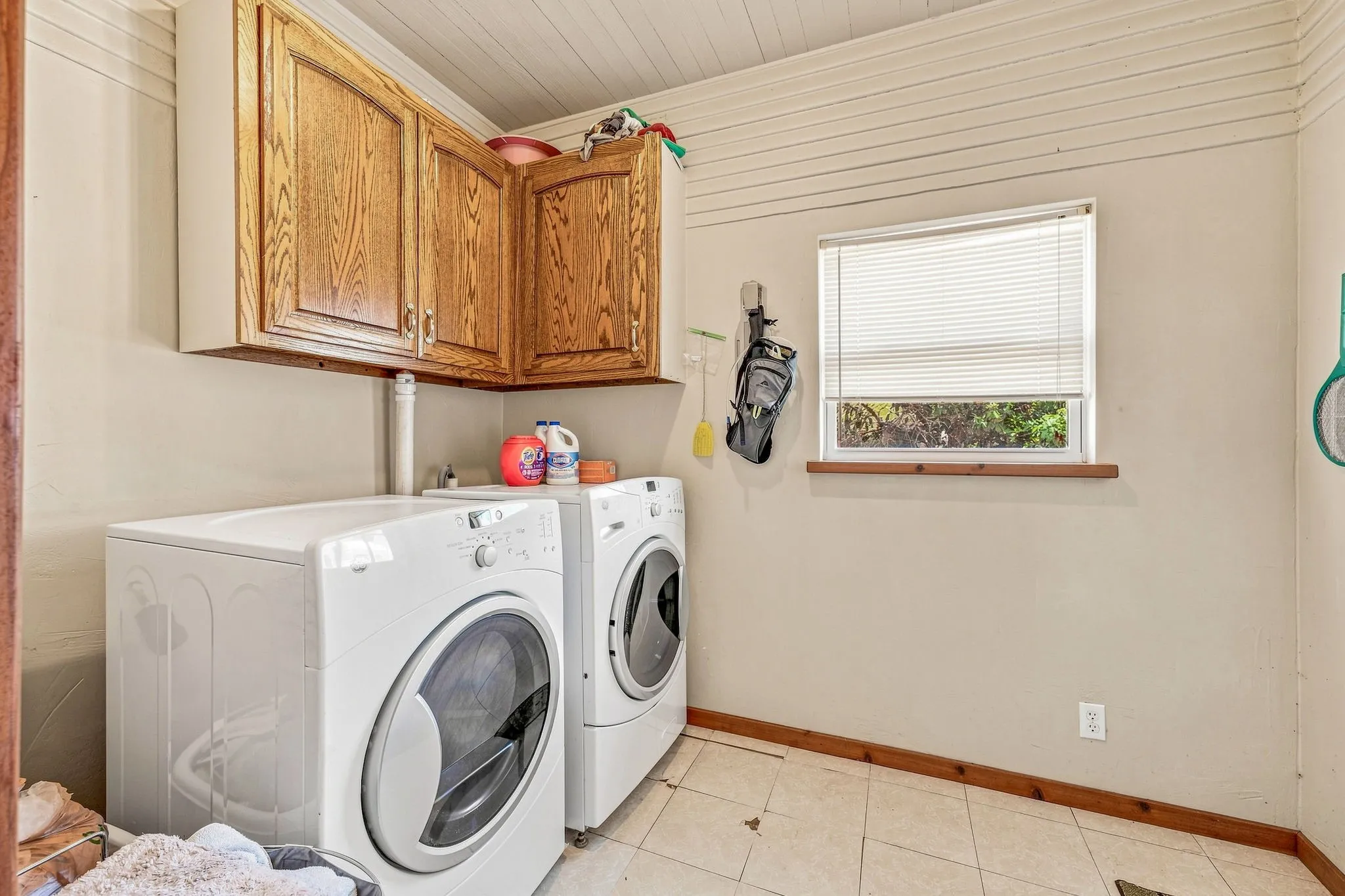 Single Family Residence For Sale in Comanche County , 125 S Bell Street, De Leon, Texas 76444, 3 Bedroom, 1 Bathroom, Garage spaces, 1,388 Sqft, built in 1930, mls#21391726, Real Estate Agent in De Leon, Homes For Sale in Comanche county, Homes For Sale in De Leon, Realtor in De Leon Texas, Real Estate Brokerage Independent Realty Texas, Luminita Cordes Realtor