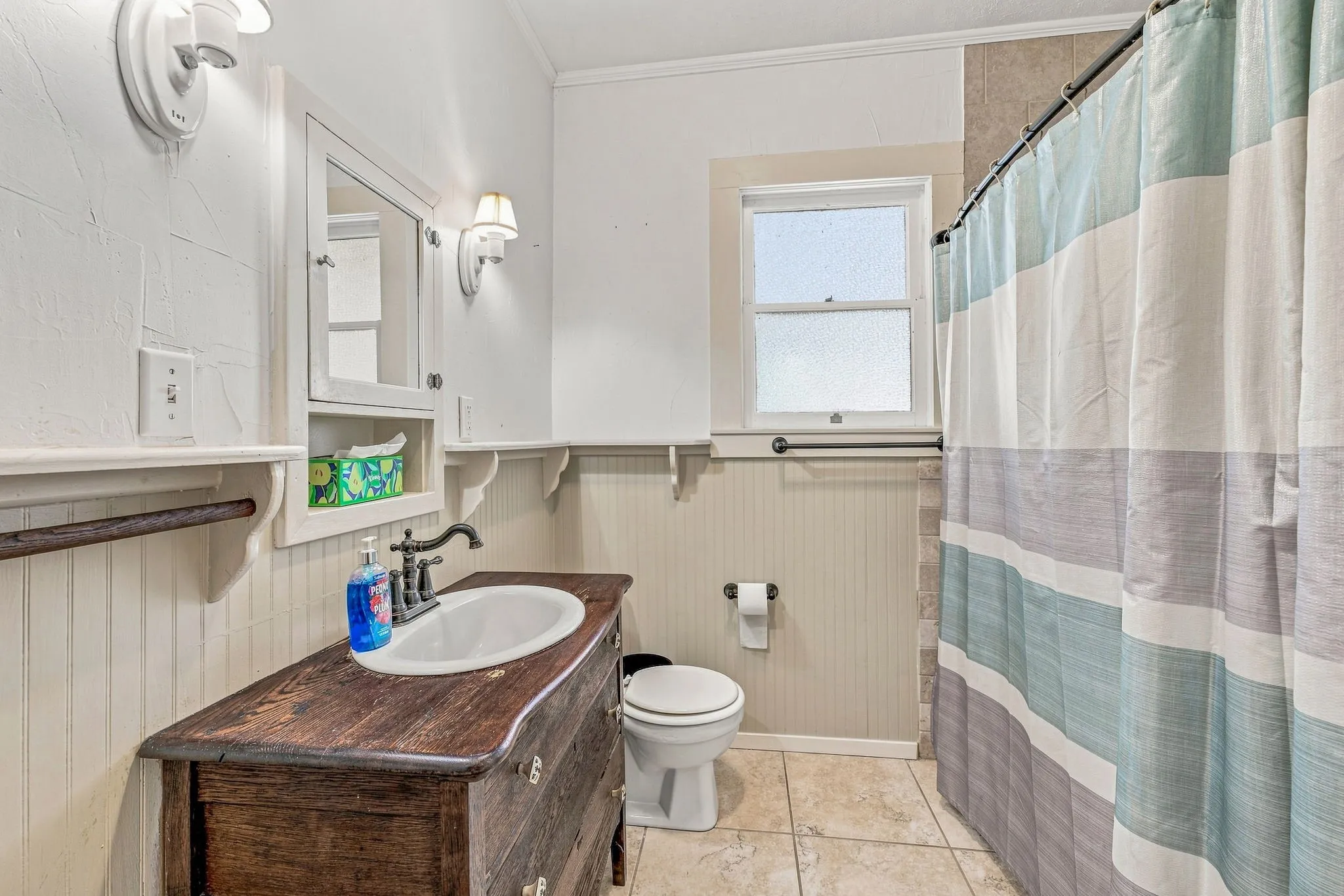 Single Family Residence For Sale in Comanche County , 125 S Bell Street, De Leon, Texas 76444, 3 Bedroom, 1 Bathroom, Garage spaces, 1,388 Sqft, built in 1930, mls#21391726, Real Estate Agent in De Leon, Homes For Sale in Comanche county, Homes For Sale in De Leon, Realtor in De Leon Texas, Real Estate Brokerage Independent Realty Texas, Luminita Cordes Realtor
