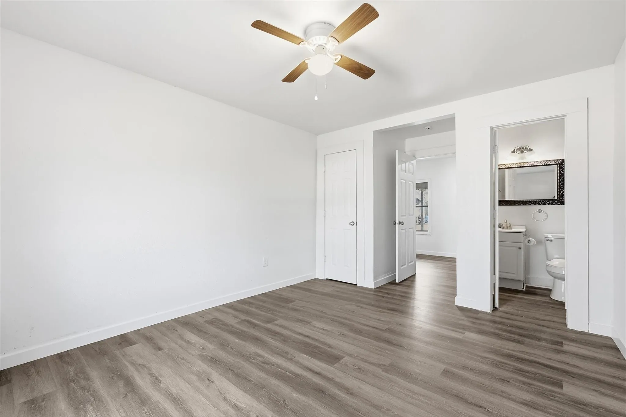 Single Family Residence For Sale in Fannin County , 803 E 14th Street, Bonham, Texas 75418, 3 Bedroom, 2 Bathroom, Garage spaces, 1,272 Sqft, built in 1940, mls#21391753, Real Estate Agent in Bonham, Homes For Sale in Fannin county, Homes For Sale in Bonham, Realtor in Bonham Texas, Real Estate Brokerage Independent Realty Texas, Luminita Cordes Realtor