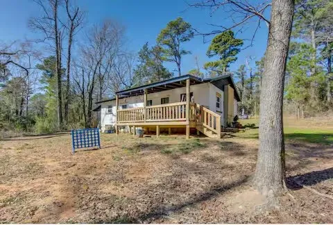 Single Family Residence For Rent in Wood County , 250 Private Road 8579, Winnsboro, Texas 75494, 3 Bedroom, 2 Bathroom, Garage spaces, 1,240 Sqft, built in 1949, mls#21391732, Real Estate Agent in Winnsboro, Homes For Rent in Wood county, Homes For Rent in Winnsboro, Realtor in Winnsboro Texas, Real Estate Brokerage Independent Realty Texas, Luminita Cordes Realtor