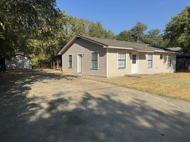 Single Family Residence For Rent in Denton County , 513 Rose Street, Denton, Texas 76209, 3 Bedroom, 2 Bathroom, Garage spaces, 1,200 Sqft, built in 1994, mls#21391756, Real Estate Agent in Denton, Homes For Rent in Denton county, Homes For Rent in Denton, Realtor in Denton Texas, Real Estate Brokerage Independent Realty Texas, Luminita Cordes Realtor