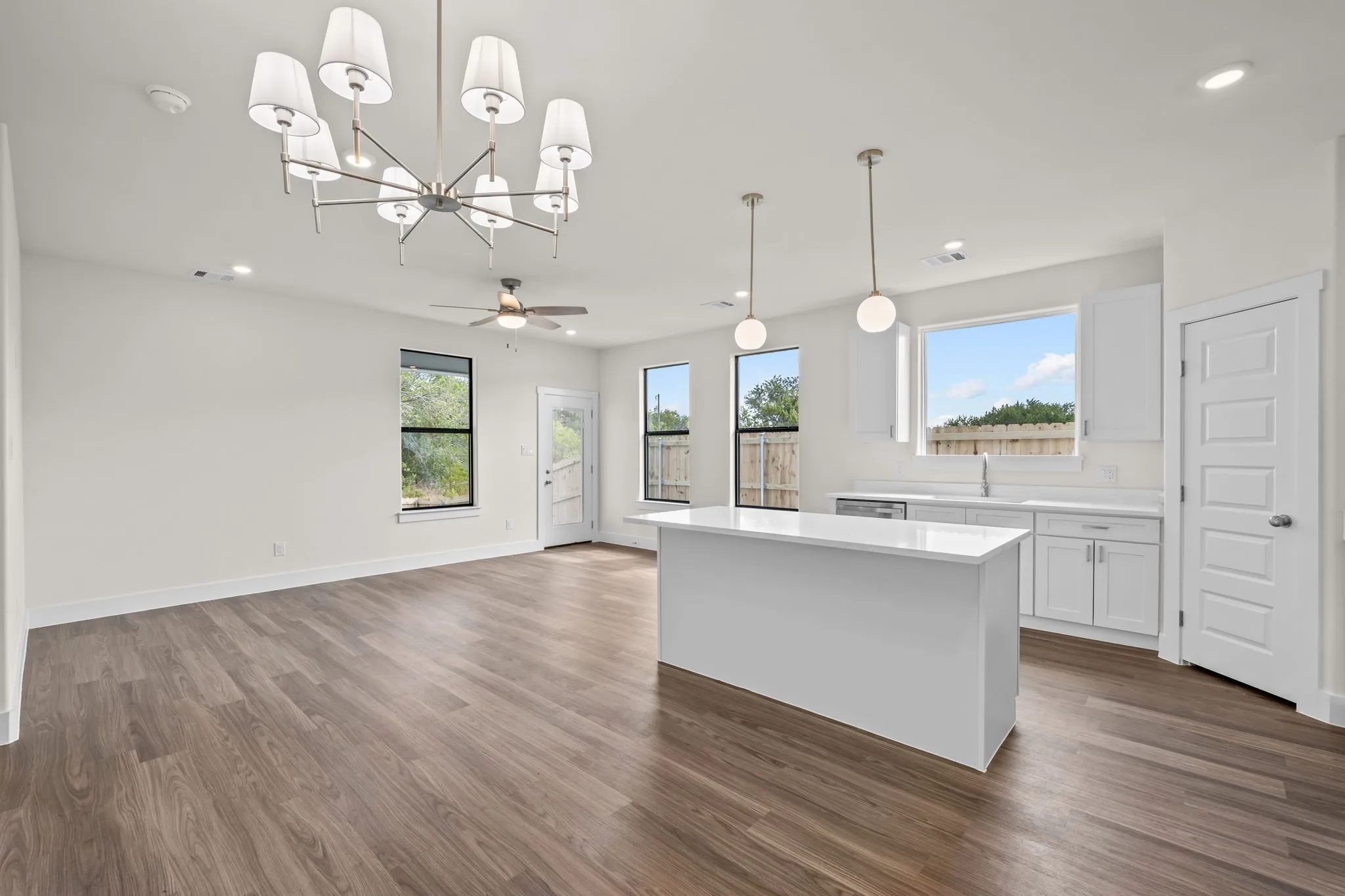 Single Family Residence For Sale in Hood County , 3631 Raintree Trail, Granbury, Texas 76048, 3 Bedroom, 2 Bathroom, 2 Garage spaces, 1,313 Sqft, built in 2026, mls#21390782, Real Estate Agent in Granbury, Homes For Sale in Hood county, Homes For Sale in Granbury, Realtor in Granbury Texas, Real Estate Brokerage Independent Realty Texas, Luminita Cordes Realtor