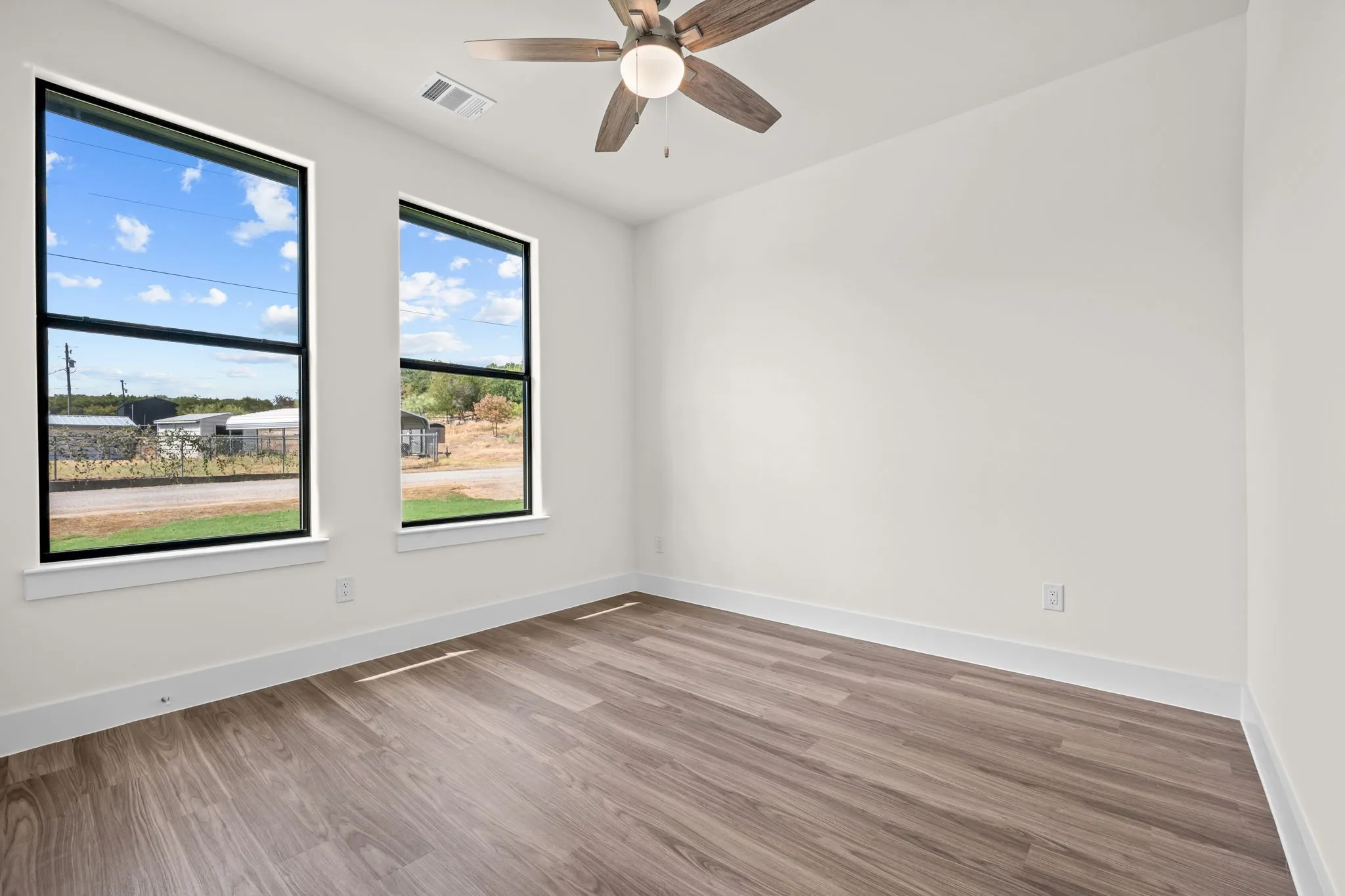 Single Family Residence For Sale in Hood County , 3631 Raintree Trail, Granbury, Texas 76048, 3 Bedroom, 2 Bathroom, 2 Garage spaces, 1,313 Sqft, built in 2026, mls#21390782, Real Estate Agent in Granbury, Homes For Sale in Hood county, Homes For Sale in Granbury, Realtor in Granbury Texas, Real Estate Brokerage Independent Realty Texas, Luminita Cordes Realtor