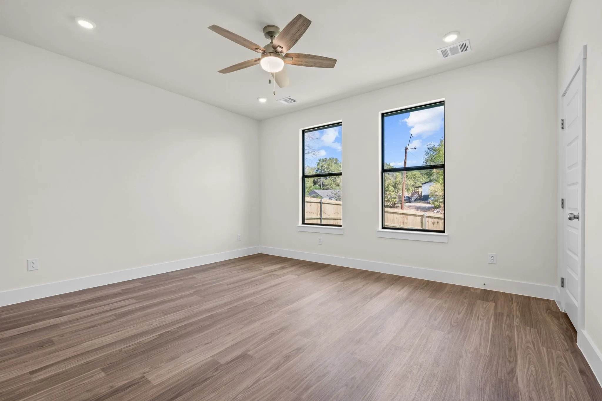 Single Family Residence For Sale in Hood County , 3631 Raintree Trail, Granbury, Texas 76048, 3 Bedroom, 2 Bathroom, 2 Garage spaces, 1,313 Sqft, built in 2026, mls#21390782, Real Estate Agent in Granbury, Homes For Sale in Hood county, Homes For Sale in Granbury, Realtor in Granbury Texas, Real Estate Brokerage Independent Realty Texas, Luminita Cordes Realtor
