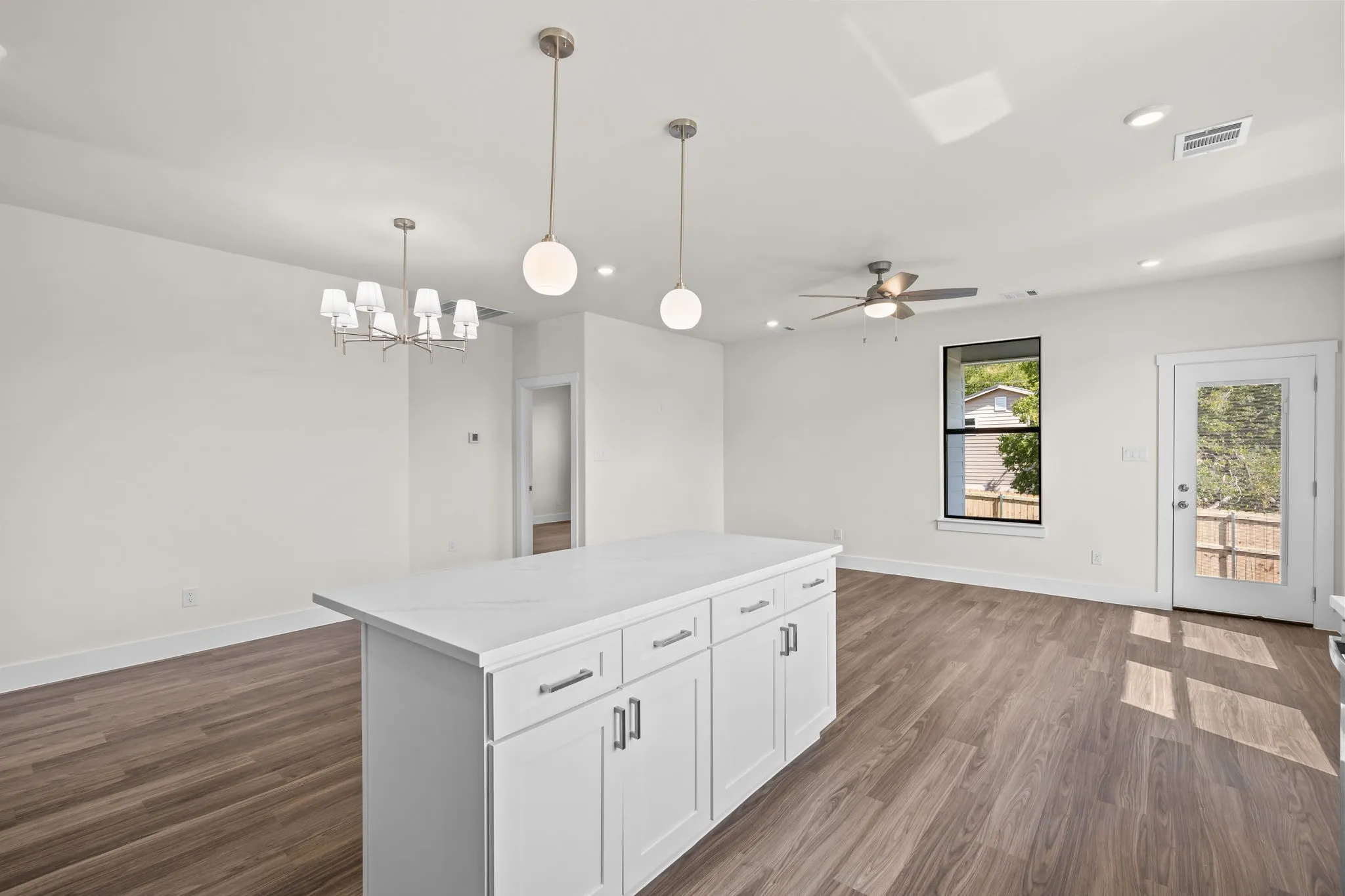 Single Family Residence For Sale in Hood County , 3631 Raintree Trail, Granbury, Texas 76048, 3 Bedroom, 2 Bathroom, 2 Garage spaces, 1,313 Sqft, built in 2026, mls#21390782, Real Estate Agent in Granbury, Homes For Sale in Hood county, Homes For Sale in Granbury, Realtor in Granbury Texas, Real Estate Brokerage Independent Realty Texas, Luminita Cordes Realtor