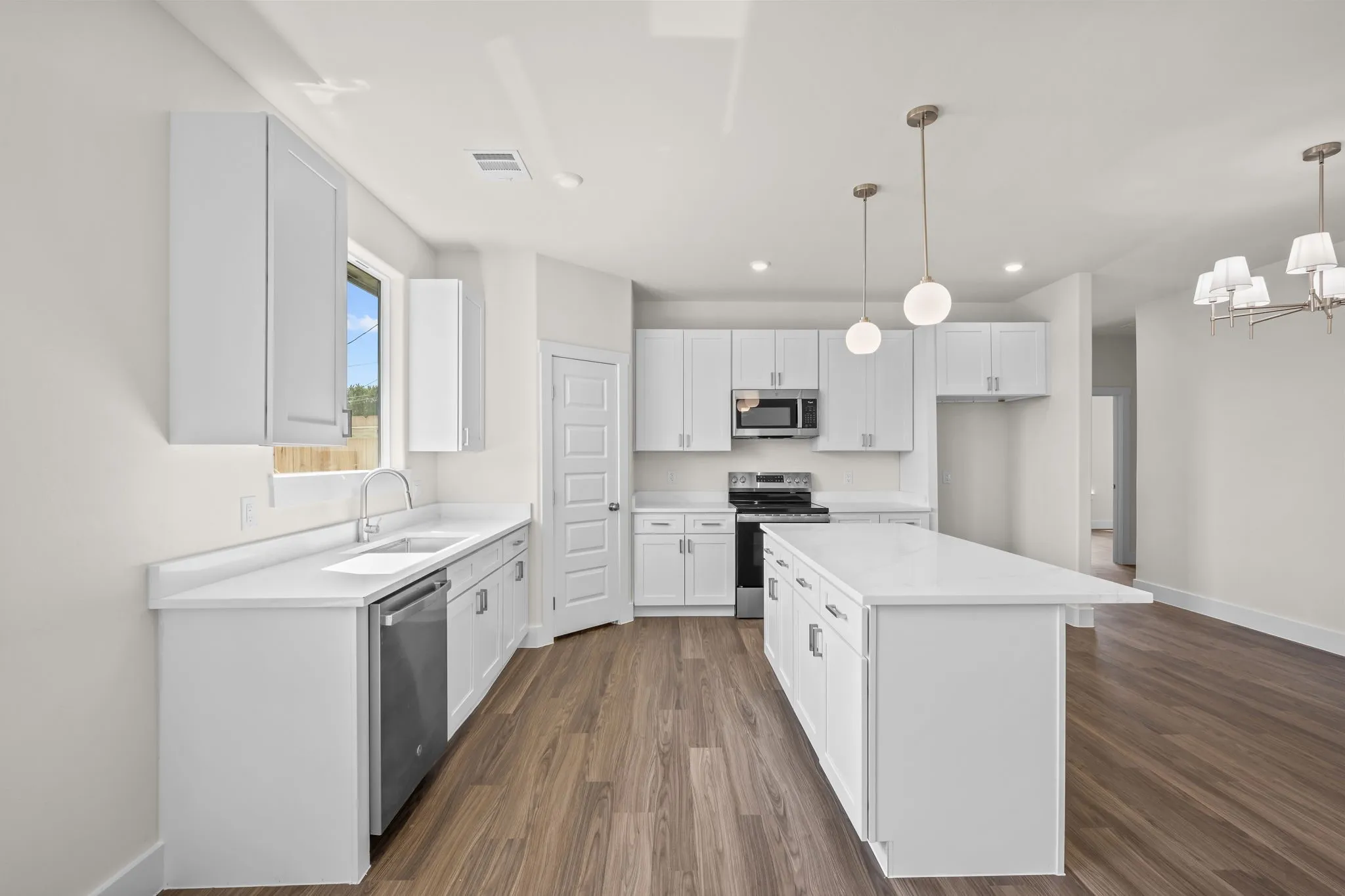 Single Family Residence For Sale in Hood County , 3631 Raintree Trail, Granbury, Texas 76048, 3 Bedroom, 2 Bathroom, 2 Garage spaces, 1,313 Sqft, built in 2026, mls#21390782, Real Estate Agent in Granbury, Homes For Sale in Hood county, Homes For Sale in Granbury, Realtor in Granbury Texas, Real Estate Brokerage Independent Realty Texas, Luminita Cordes Realtor