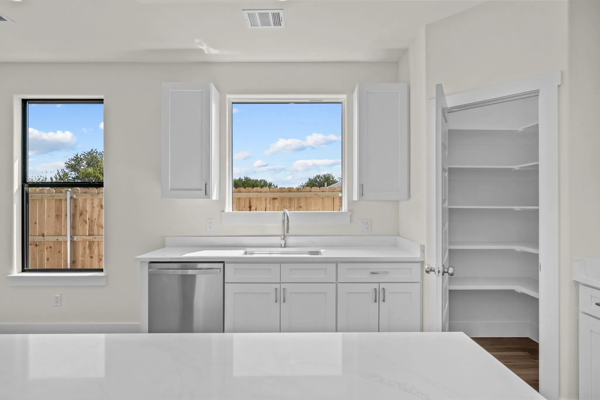 Single Family Residence For Sale in Hood County , 3631 Raintree Trail, Granbury, Texas 76048, 3 Bedroom, 2 Bathroom, 2 Garage spaces, 1,313 Sqft, built in 2026, mls#21390782, Real Estate Agent in Granbury, Homes For Sale in Hood county, Homes For Sale in Granbury, Realtor in Granbury Texas, Real Estate Brokerage Independent Realty Texas, Luminita Cordes Realtor
