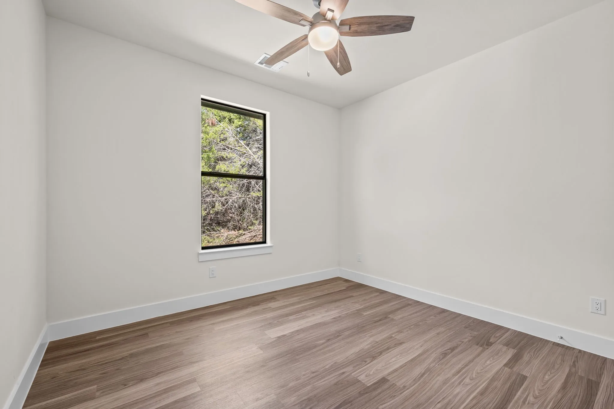 Single Family Residence For Sale in Hood County , 3631 Raintree Trail, Granbury, Texas 76048, 3 Bedroom, 2 Bathroom, 2 Garage spaces, 1,313 Sqft, built in 2026, mls#21390782, Real Estate Agent in Granbury, Homes For Sale in Hood county, Homes For Sale in Granbury, Realtor in Granbury Texas, Real Estate Brokerage Independent Realty Texas, Luminita Cordes Realtor