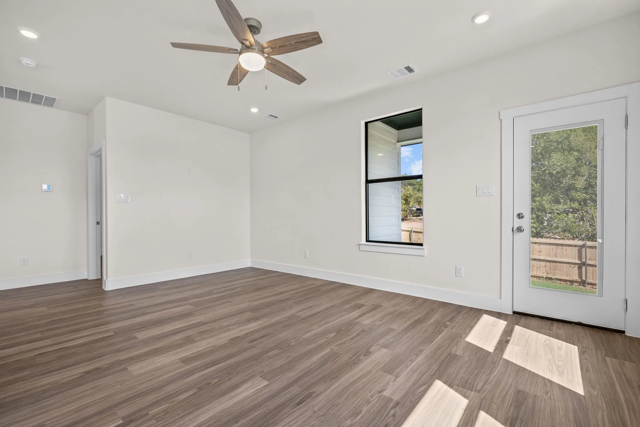 Single Family Residence For Sale in Hood County , 3631 Raintree Trail, Granbury, Texas 76048, 3 Bedroom, 2 Bathroom, 2 Garage spaces, 1,313 Sqft, built in 2026, mls#21390782, Real Estate Agent in Granbury, Homes For Sale in Hood county, Homes For Sale in Granbury, Realtor in Granbury Texas, Real Estate Brokerage Independent Realty Texas, Luminita Cordes Realtor