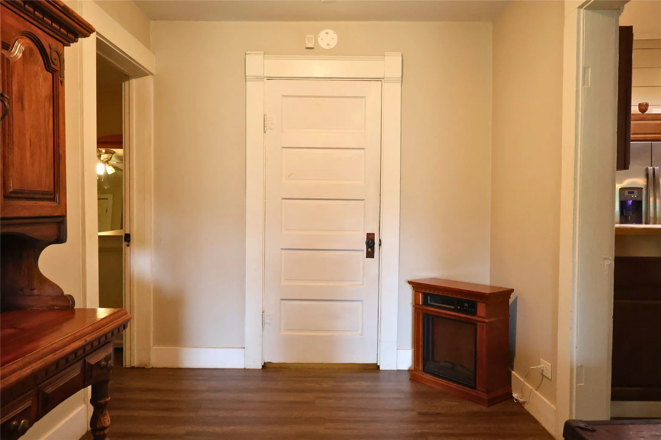 Single Family Residence For Sale in Wood County , 210 Hopkins, Alba, Texas 75410, 3 Bedroom, 2 Bathroom, Garage spaces, 2,158 Sqft, built in 1914, mls#21391110, Real Estate Agent in Alba, Homes For Sale in Wood county, Homes For Sale in Alba, Realtor in Alba Texas, Real Estate Brokerage Independent Realty Texas, Luminita Cordes Realtor
