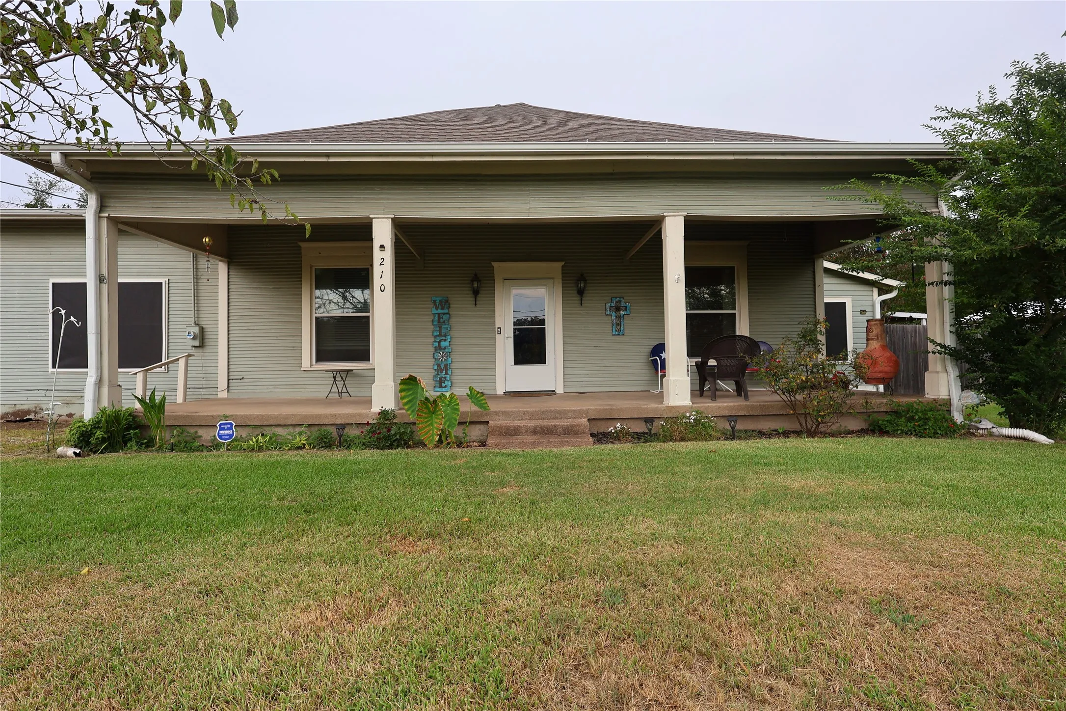 Single Family Residence For Sale in Wood County , 210 Hopkins, Alba, Texas 75410, 3 Bedroom, 2 Bathroom, Garage spaces, 2,158 Sqft, built in 1914, mls#21391110, Real Estate Agent in Alba, Homes For Sale in Wood county, Homes For Sale in Alba, Realtor in Alba Texas, Real Estate Brokerage Independent Realty Texas, Luminita Cordes Realtor