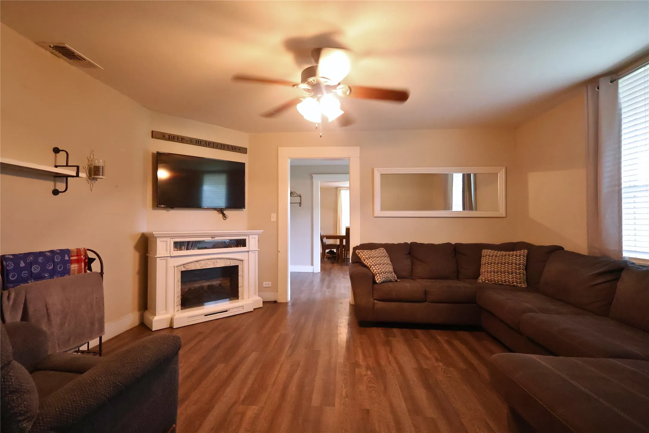 Single Family Residence For Sale in Wood County , 210 Hopkins, Alba, Texas 75410, 3 Bedroom, 2 Bathroom, Garage spaces, 2,158 Sqft, built in 1914, mls#21391110, Real Estate Agent in Alba, Homes For Sale in Wood county, Homes For Sale in Alba, Realtor in Alba Texas, Real Estate Brokerage Independent Realty Texas, Luminita Cordes Realtor