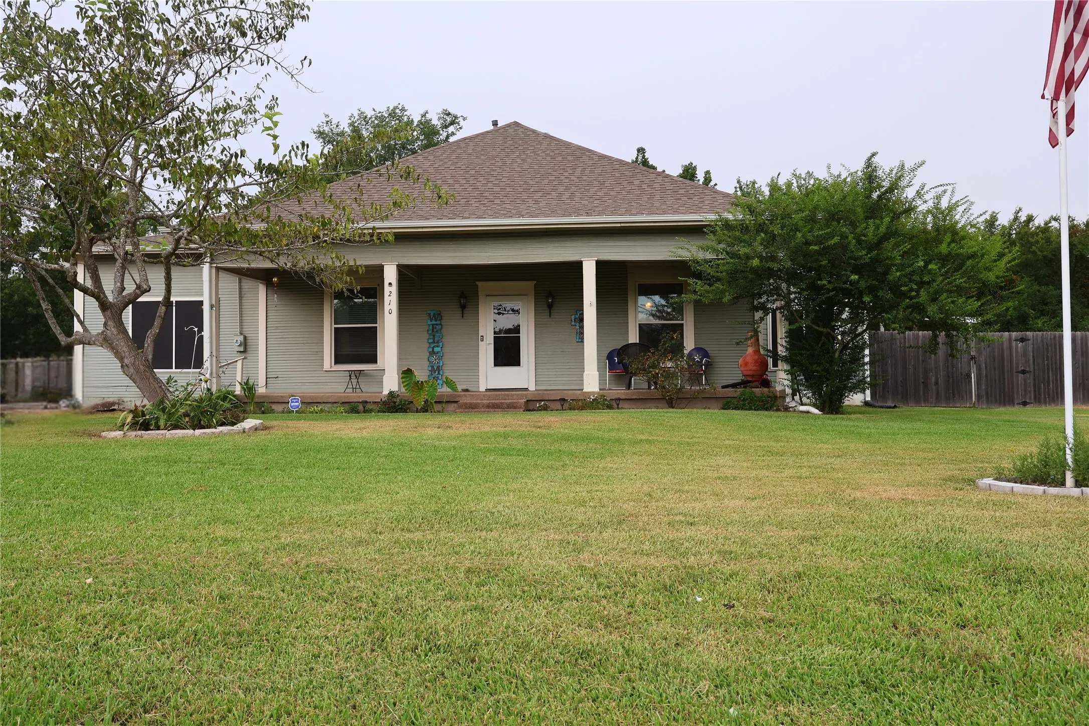 Single Family Residence For Sale in Wood County , 210 Hopkins, Alba, Texas 75410, 3 Bedroom, 2 Bathroom, Garage spaces, 2,158 Sqft, built in 1914, mls#21391110, Real Estate Agent in Alba, Homes For Sale in Wood county, Homes For Sale in Alba, Realtor in Alba Texas, Real Estate Brokerage Independent Realty Texas, Luminita Cordes Realtor
