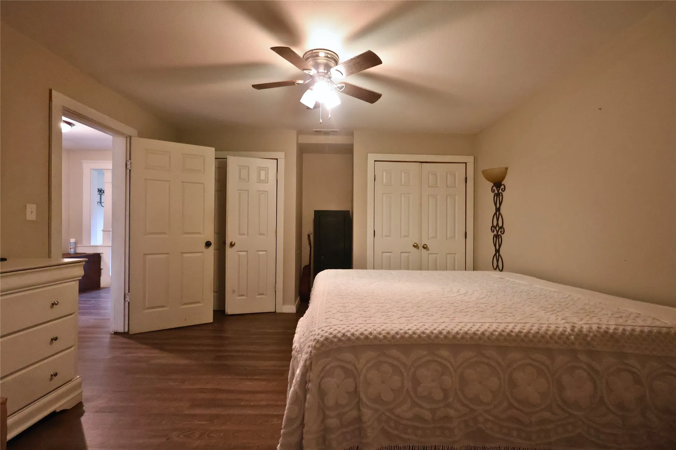 Single Family Residence For Sale in Wood County , 210 Hopkins, Alba, Texas 75410, 3 Bedroom, 2 Bathroom, Garage spaces, 2,158 Sqft, built in 1914, mls#21391110, Real Estate Agent in Alba, Homes For Sale in Wood county, Homes For Sale in Alba, Realtor in Alba Texas, Real Estate Brokerage Independent Realty Texas, Luminita Cordes Realtor