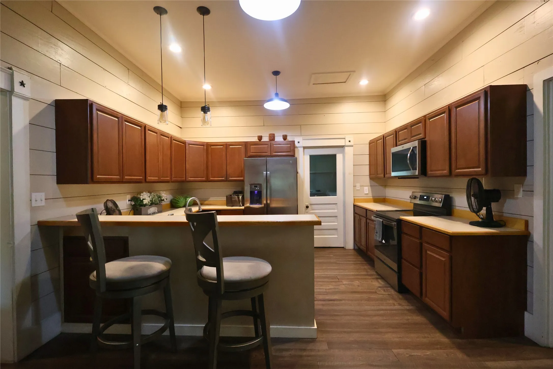 Single Family Residence For Sale in Wood County , 210 Hopkins, Alba, Texas 75410, 3 Bedroom, 2 Bathroom, Garage spaces, 2,158 Sqft, built in 1914, mls#21391110, Real Estate Agent in Alba, Homes For Sale in Wood county, Homes For Sale in Alba, Realtor in Alba Texas, Real Estate Brokerage Independent Realty Texas, Luminita Cordes Realtor