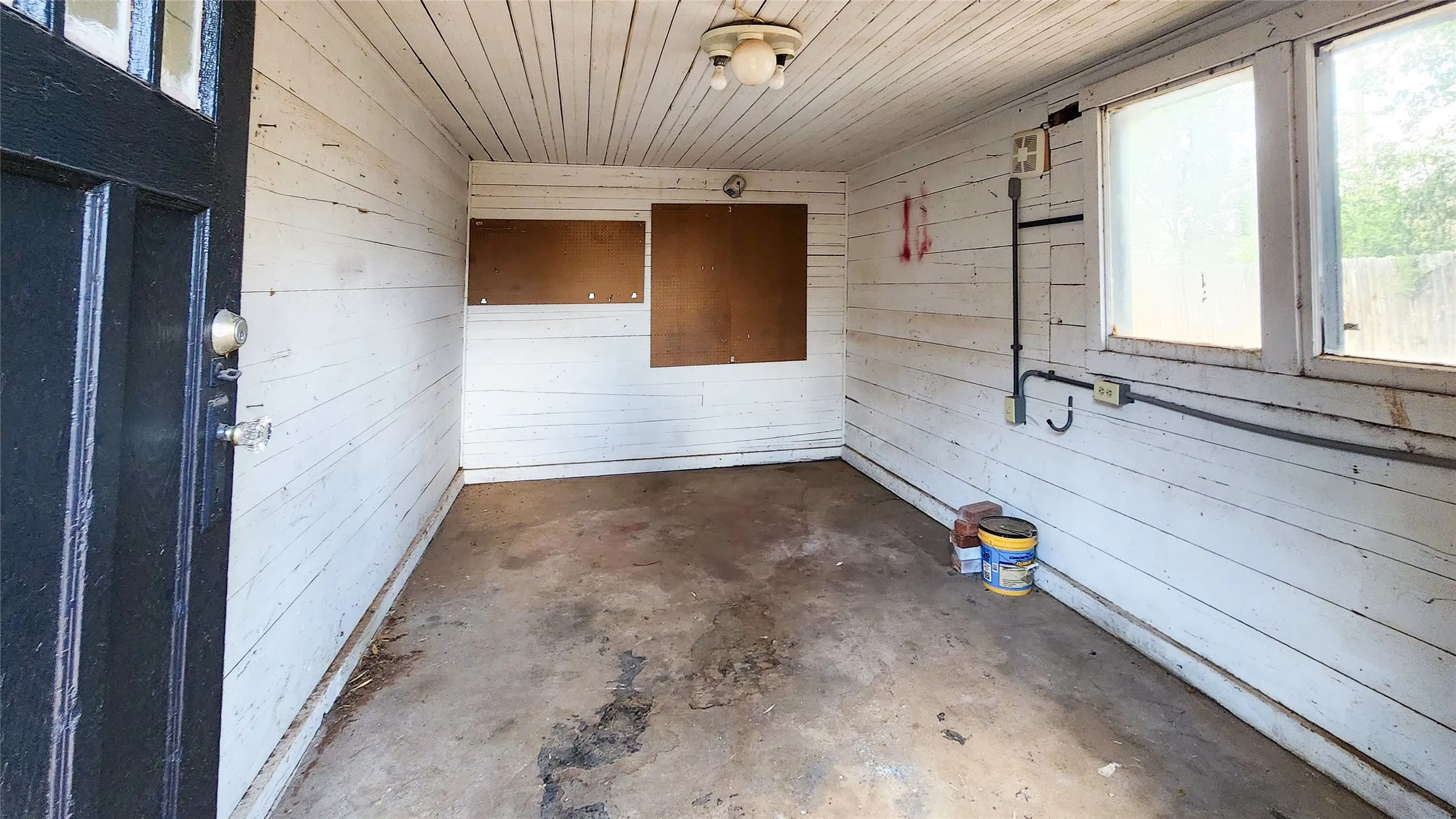 Single Family Residence For Sale in Taylor County , 734 Ross Avenue, Abilene, Texas 79605, 3 Bedroom, 2 Bathroom, Garage spaces, 1,460 Sqft, built in 1926, mls#21390059, Real Estate Agent in Abilene, Homes For Sale in Taylor county, Homes For Sale in Abilene, Realtor in Abilene Texas, Real Estate Brokerage Independent Realty Texas, Luminita Cordes Realtor