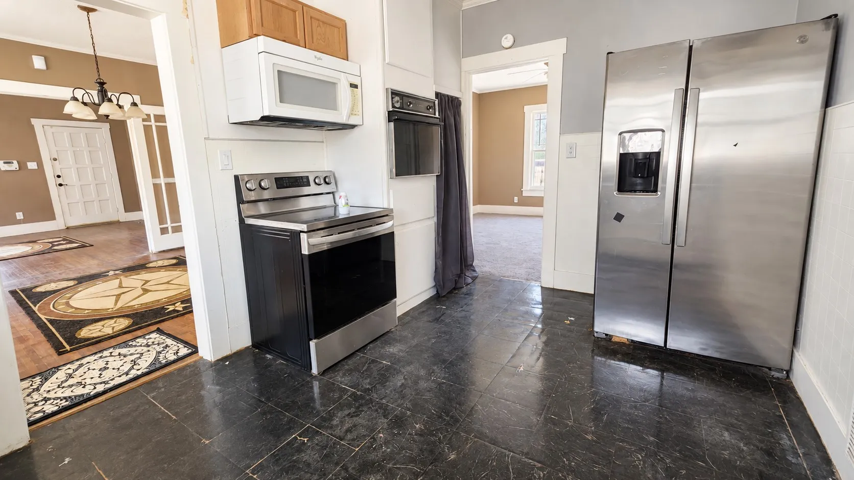 Single Family Residence For Sale in Taylor County , 734 Ross Avenue, Abilene, Texas 79605, 3 Bedroom, 2 Bathroom, Garage spaces, 1,460 Sqft, built in 1926, mls#21390059, Real Estate Agent in Abilene, Homes For Sale in Taylor county, Homes For Sale in Abilene, Realtor in Abilene Texas, Real Estate Brokerage Independent Realty Texas, Luminita Cordes Realtor