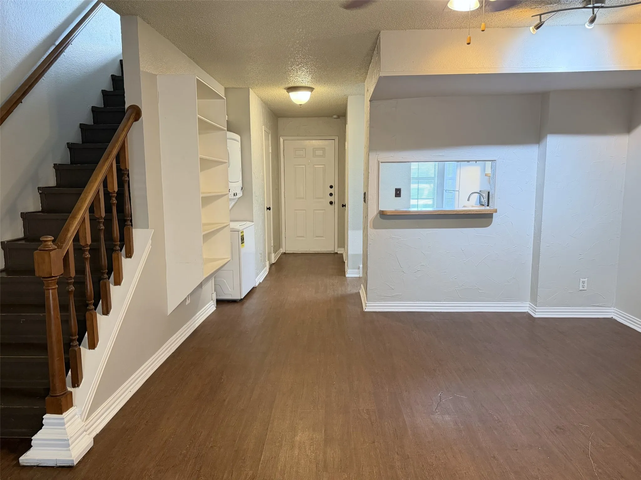Townhouse For Rent in Denton County , 740 W Collins Street, Denton, Texas 76201, 3 Bedroom, 2 Bathroom, Garage spaces, 1,088 Sqft, built in 1984, mls#21391759, Real Estate Agent in Denton, Homes For Rent in Denton county, Homes For Rent in Denton, Realtor in Denton Texas, Real Estate Brokerage Independent Realty Texas, Luminita Cordes Realtor